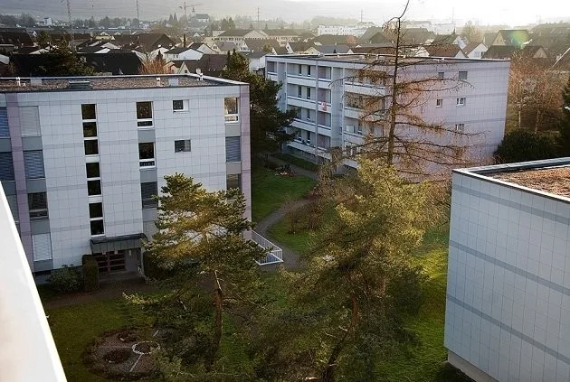 In einer ruhigen Gegend vermieten wir eine 5 1/2-Zimmerwohnung