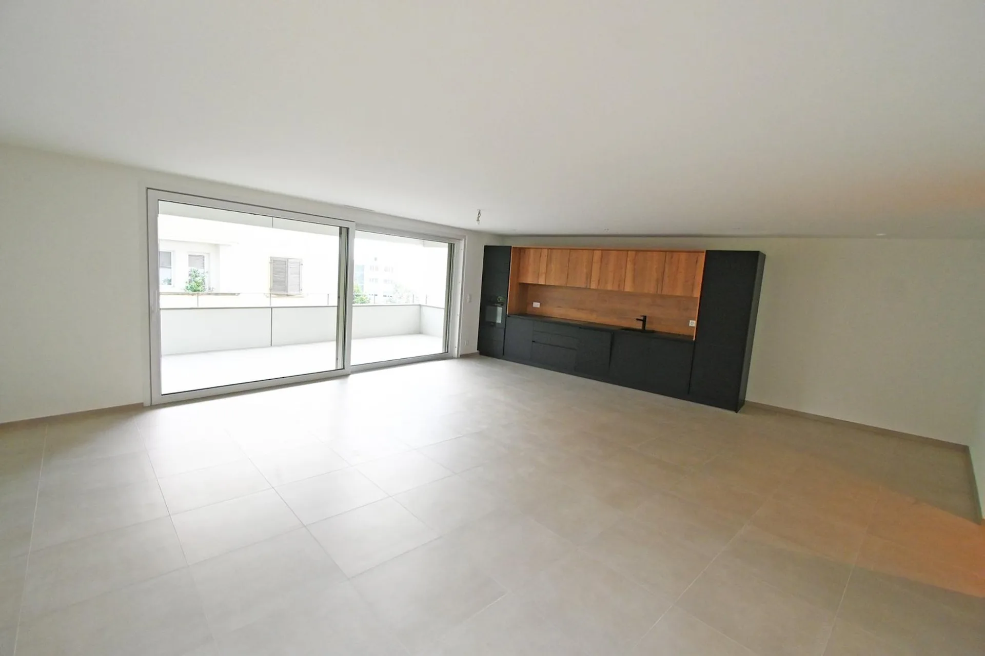 Meraviglioso appartamento con balcone di 17 m2 e garage