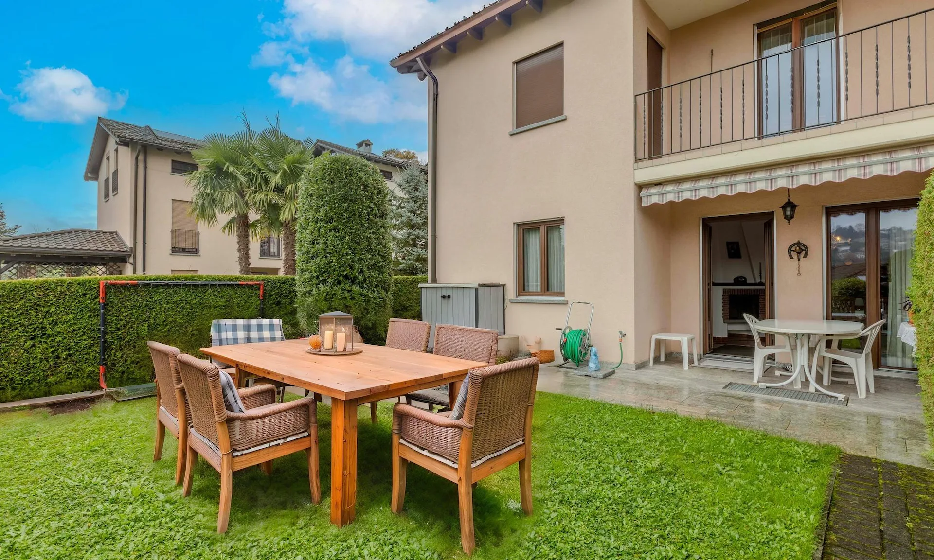 GELEGENHEIT - GERÄUMIGES HAUS 5.5 MIT GARTEN IN LUGANO PAZZALLO