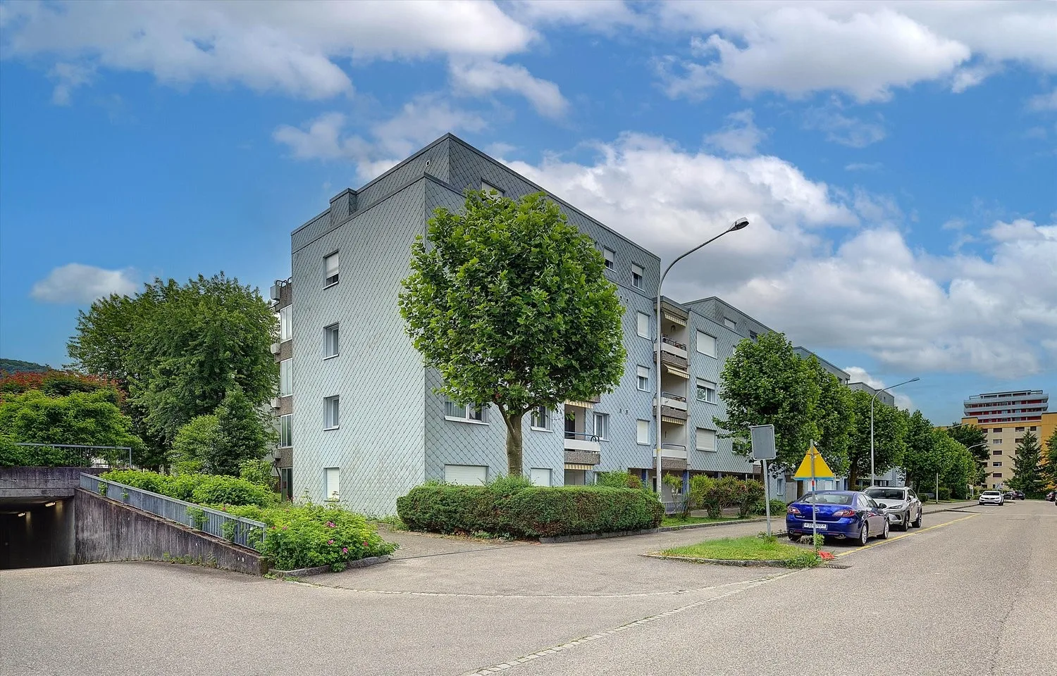 Sommeraktion - Für den 2. Parkplatz schenken wir Ihnen die Halbe Miete!