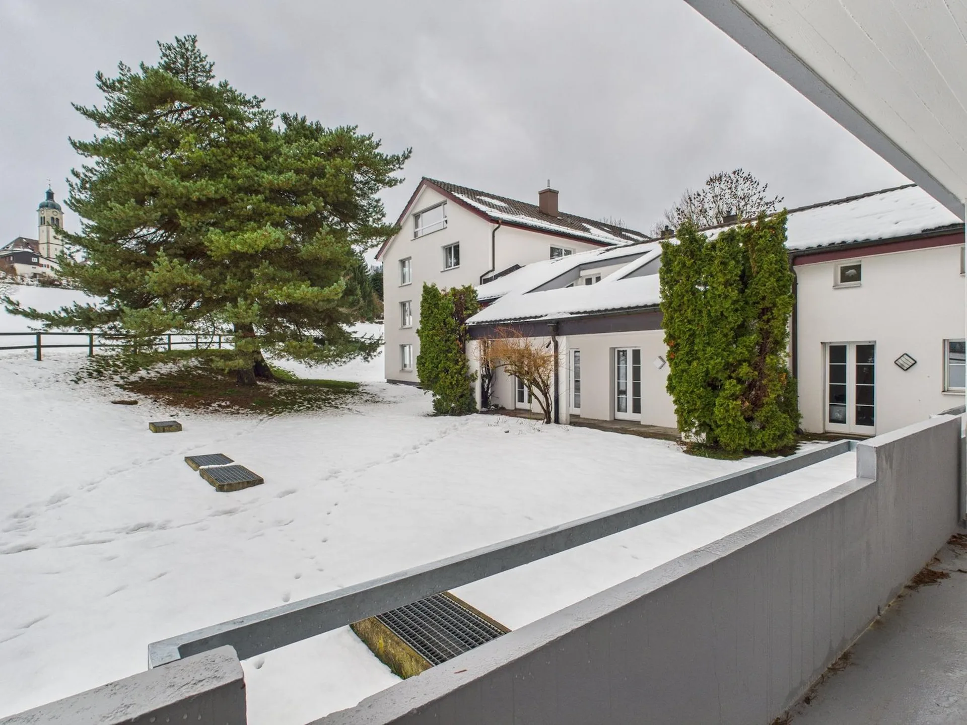 Grosszügige 4.5-Zimmer-Wohnung mit Balkon in ruhiger Lage in Speicher