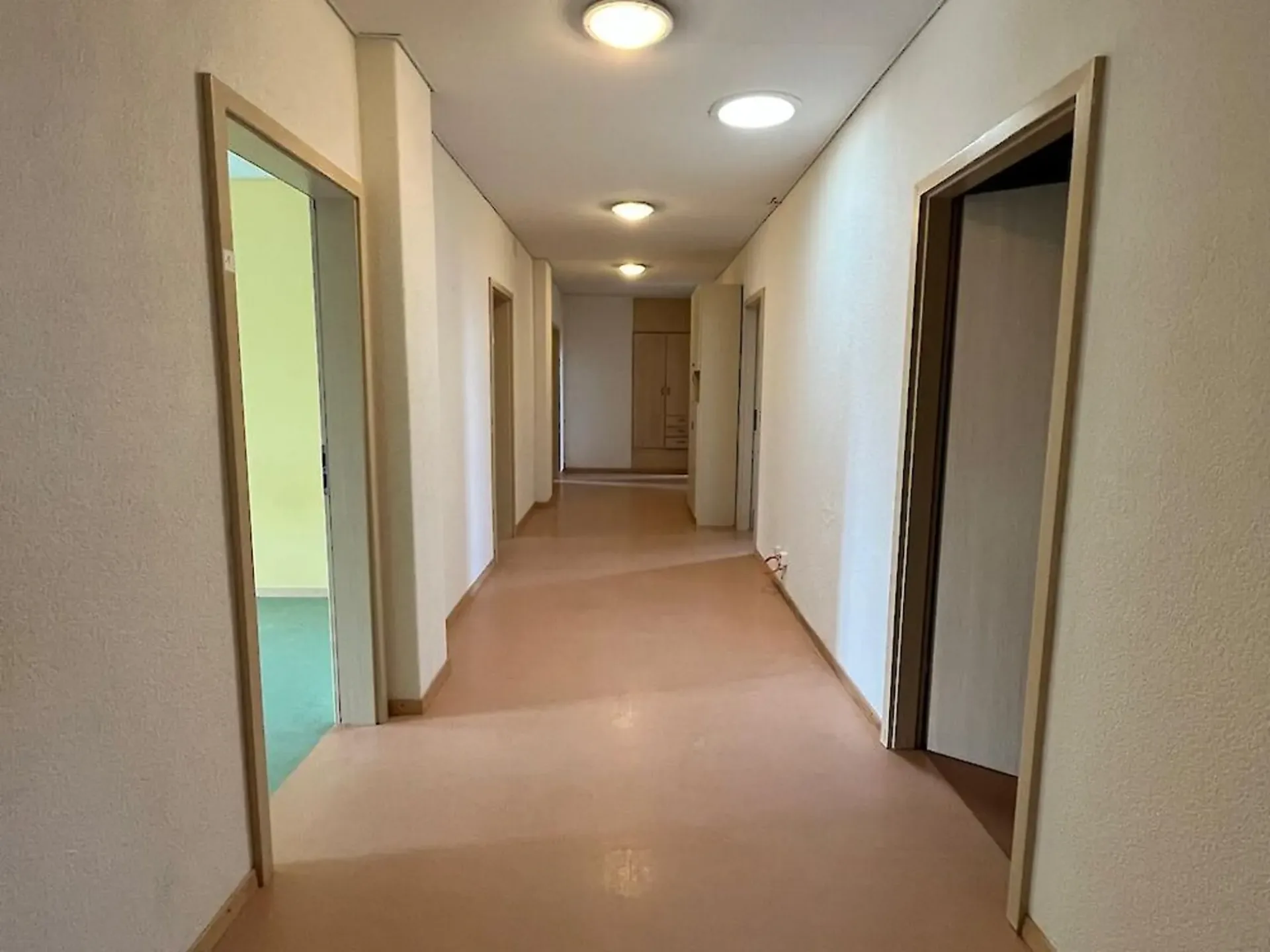 Große 5,5-Zimmerwohnung in Montet