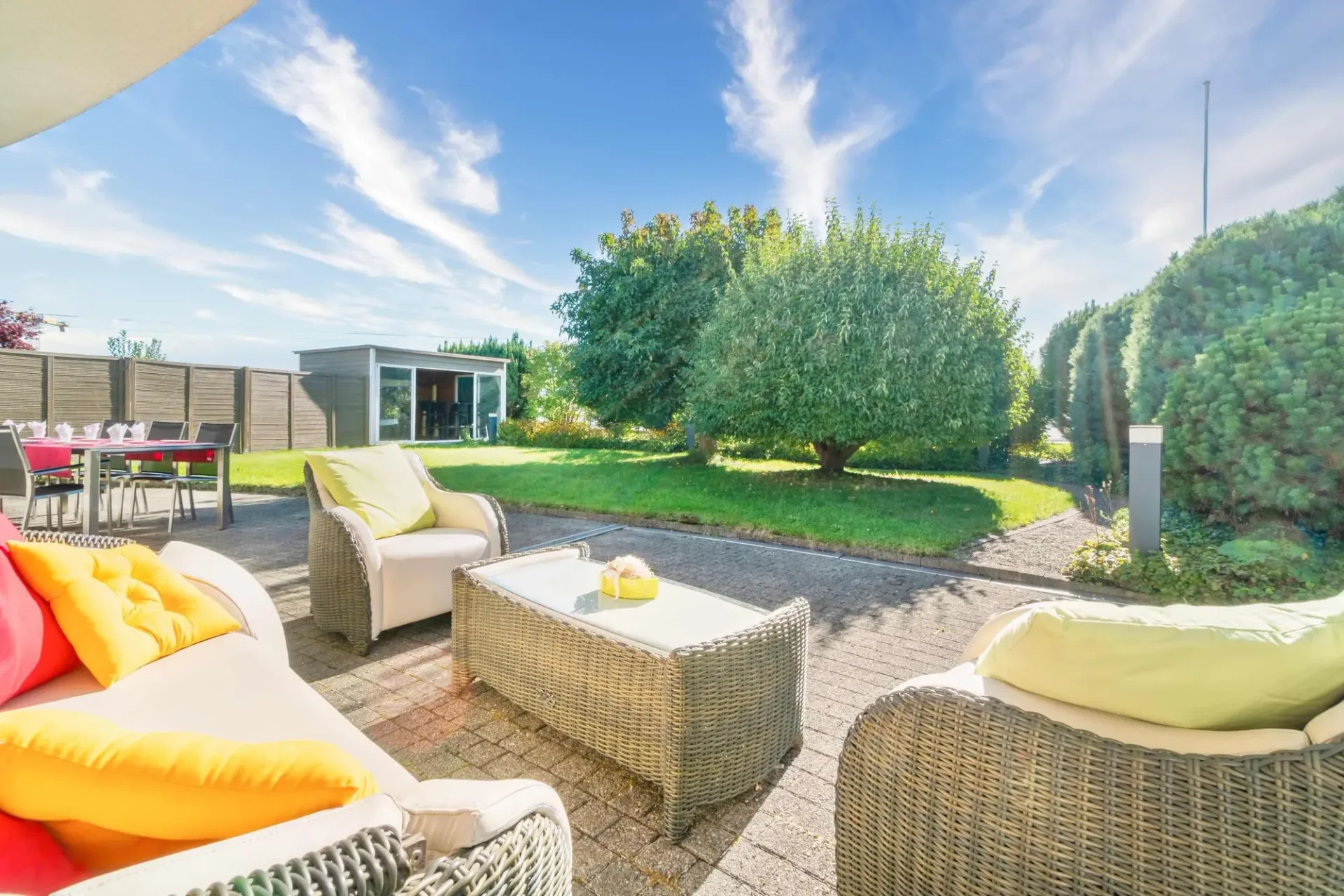 5.5 Zimmer Attikawohnung mit 550 m² Gartenterrasse, ein Traum....