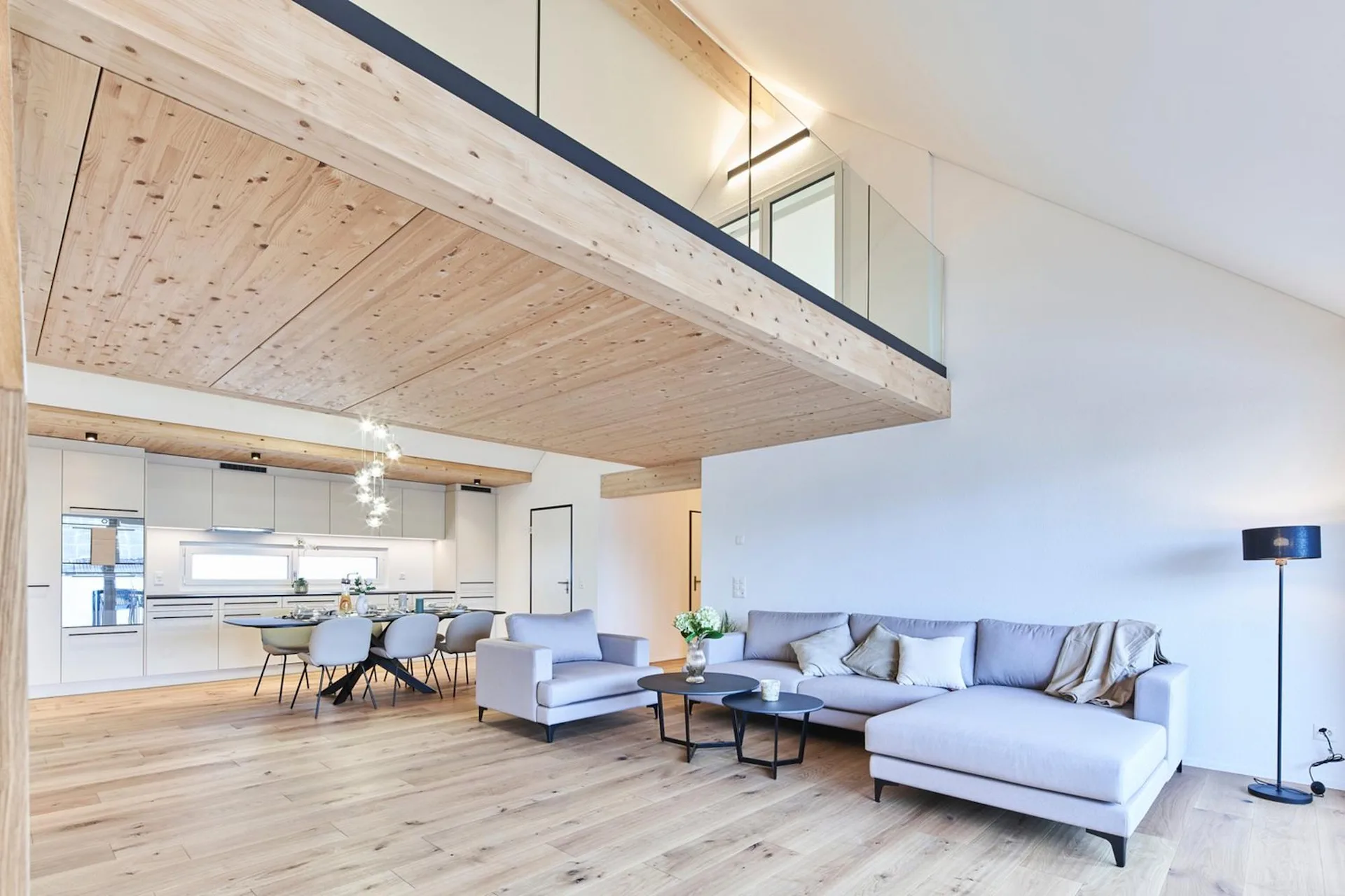 Letzte Chance: Exklusive 7.5-Zimmer-Wohnung mit Galerie und Lift in Oberbipp