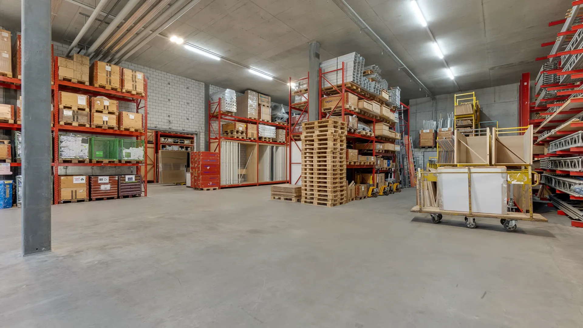 Repräsentative Liegenschaft für Gewerbe, Logistik und Büro