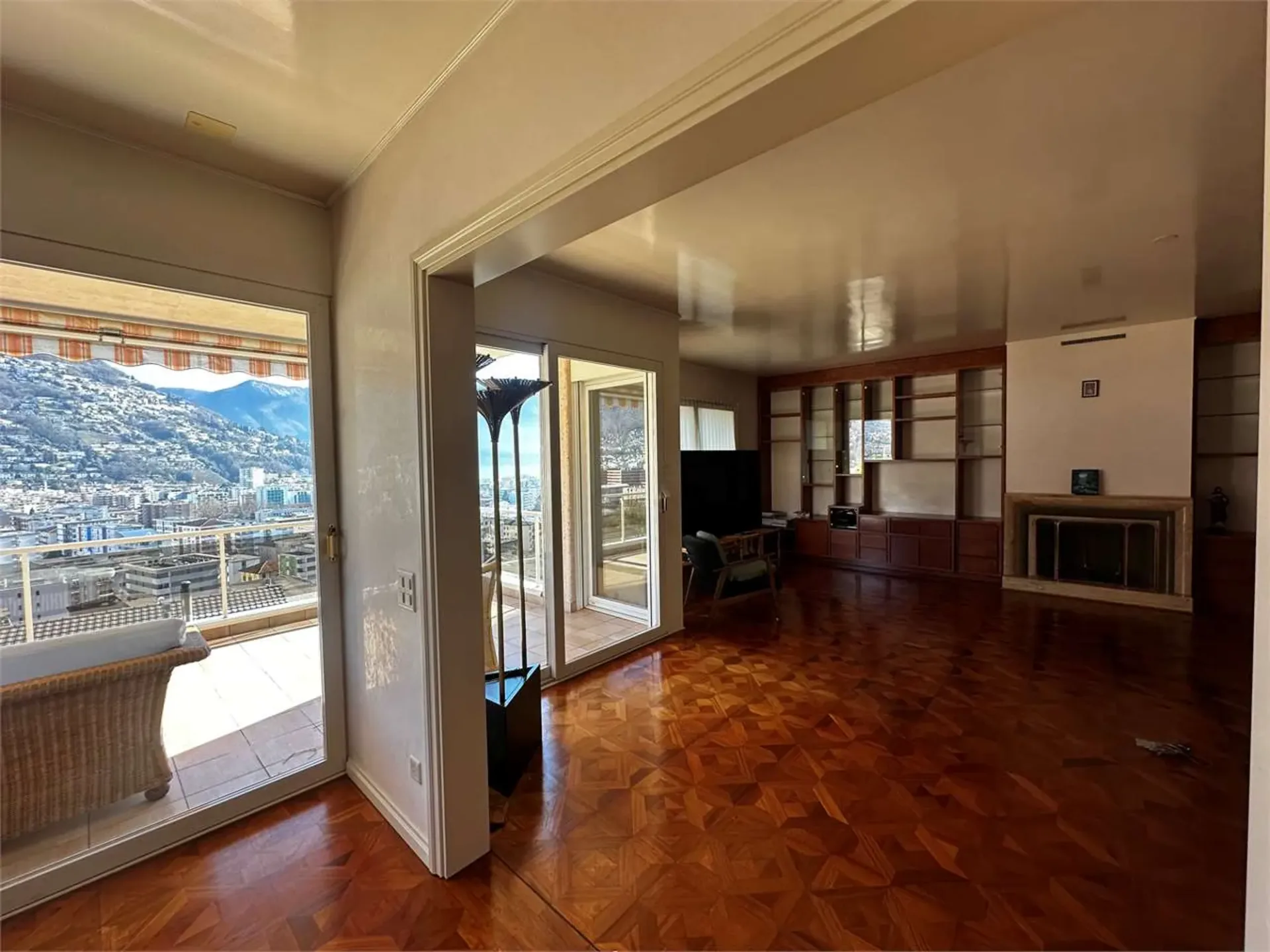 Rif.2645 Elegante Residenza di 400 mq con Vista Lago a Lugano