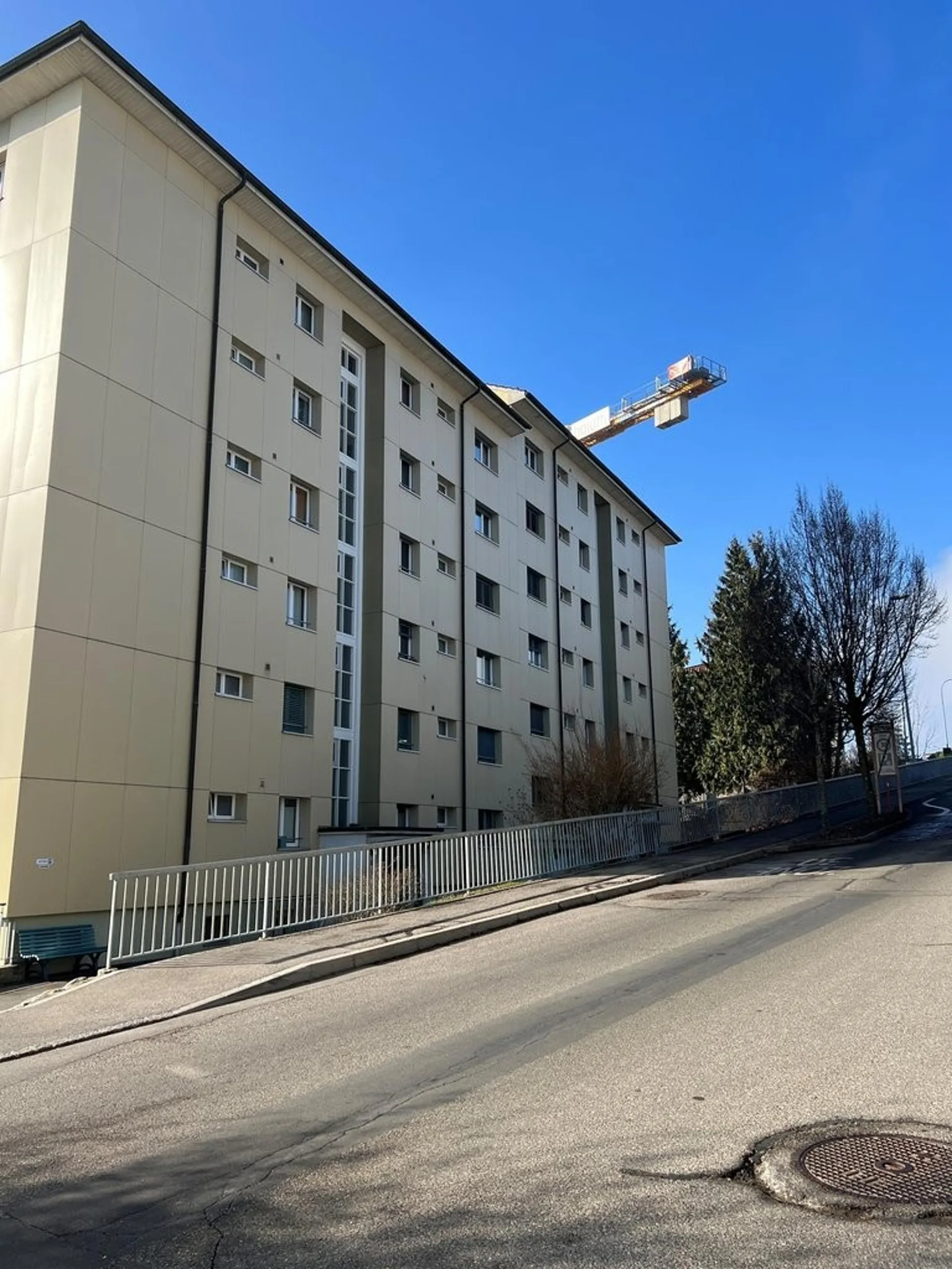 Vier-Zimmer-Wohnung im letzten Stock mit herrlicher Aussicht