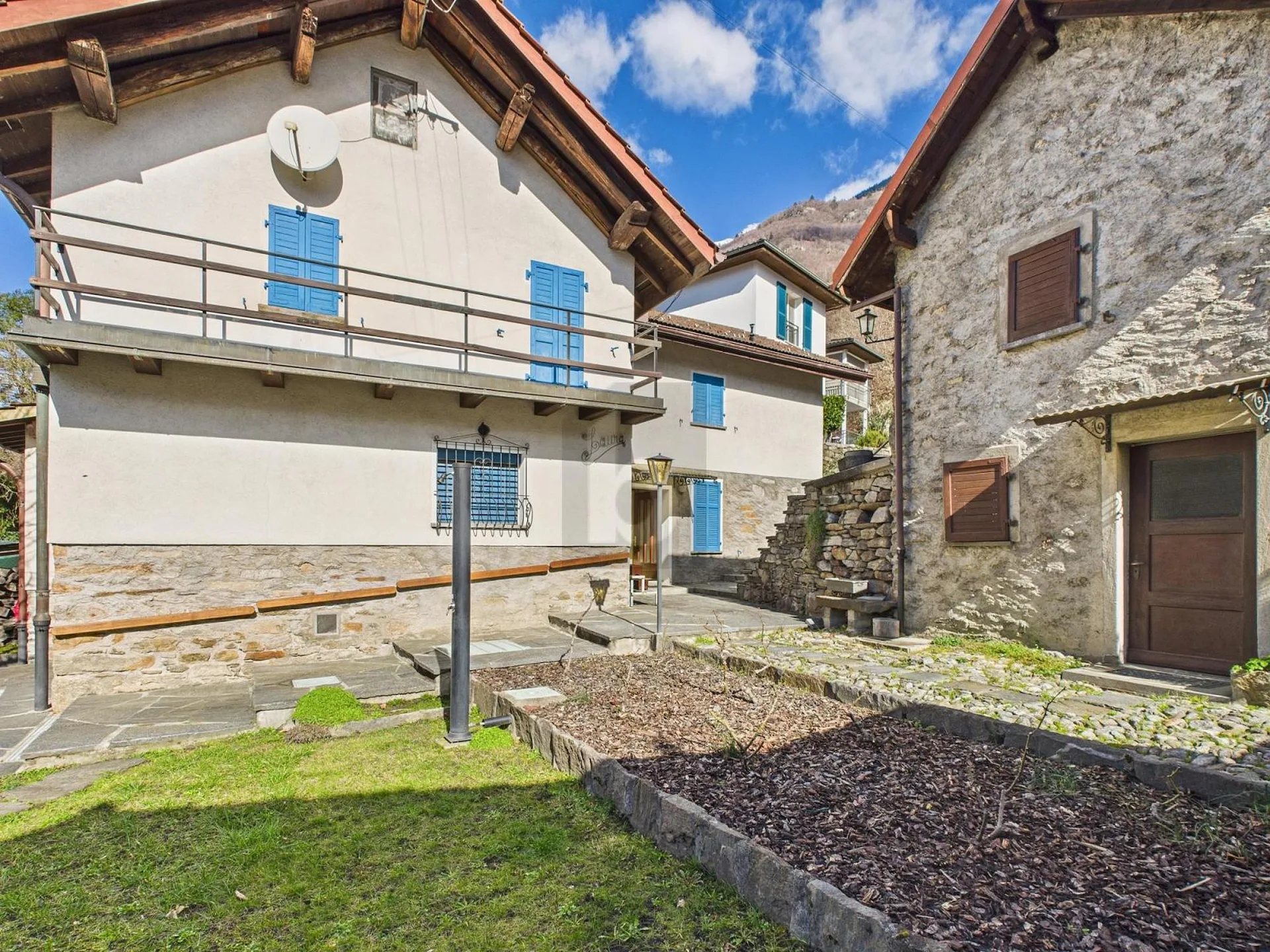 Geräumiges und sonniges Haus mit Garten