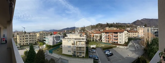 2.5 Zimmer mit grossem Wohnzimmer und Terrasse