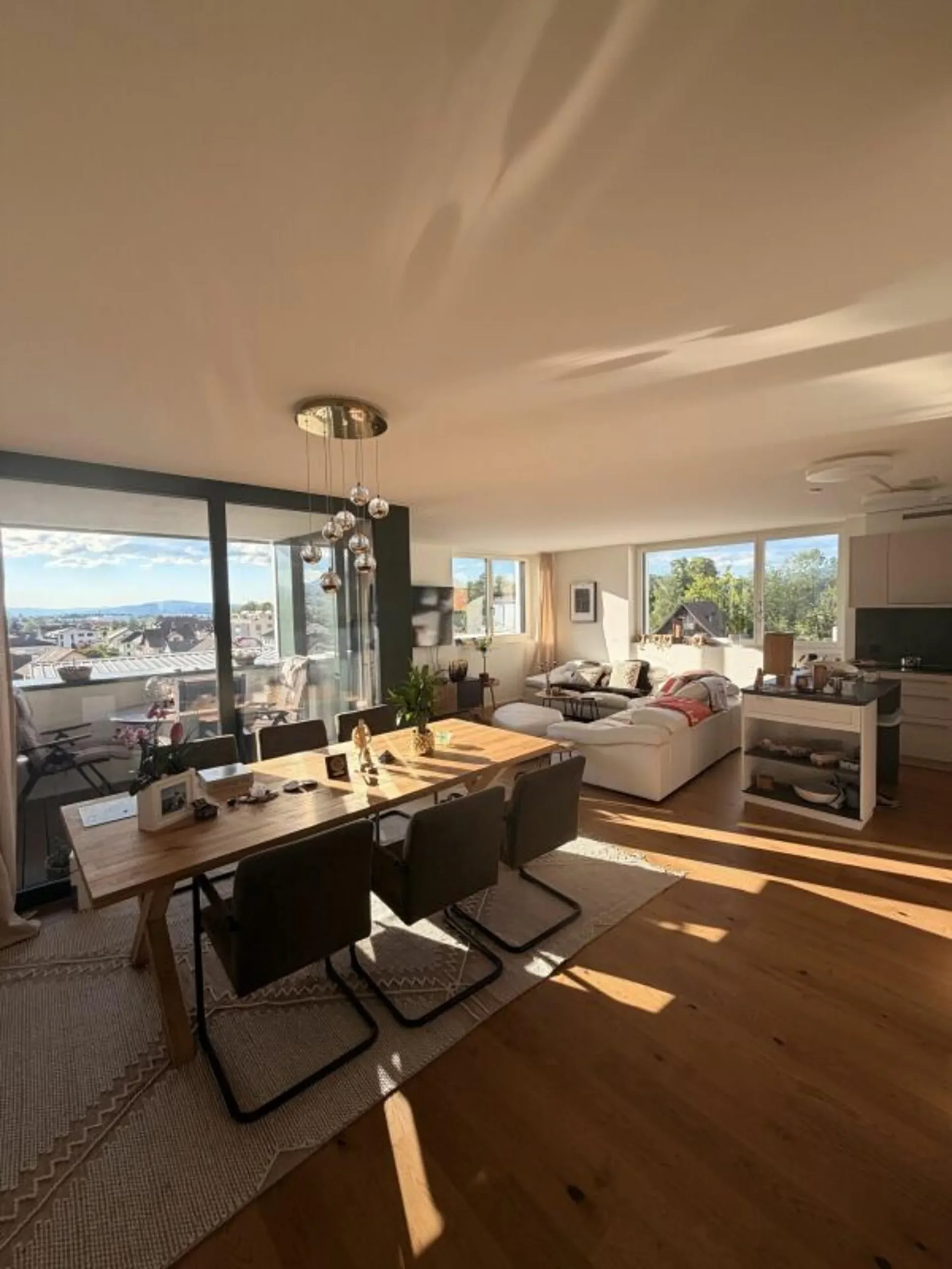 Moderne 4.5 Zimmerwohnung in Siebnen