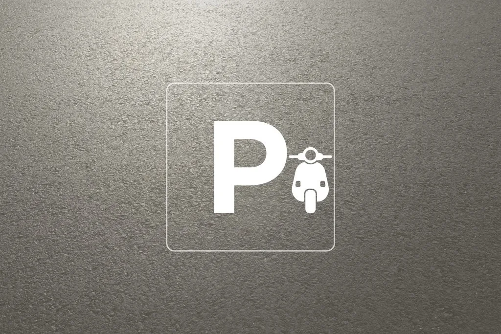 Überdachter Roller-/Motorstellplatz zu vermieten