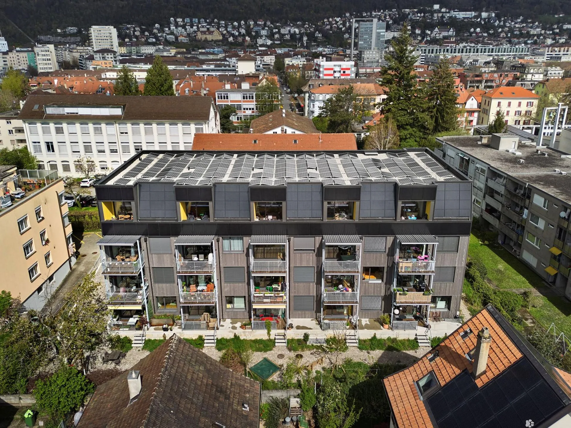 Nachhaltig und komfortabel wohnen mitten in Biel / maison-climat.ch