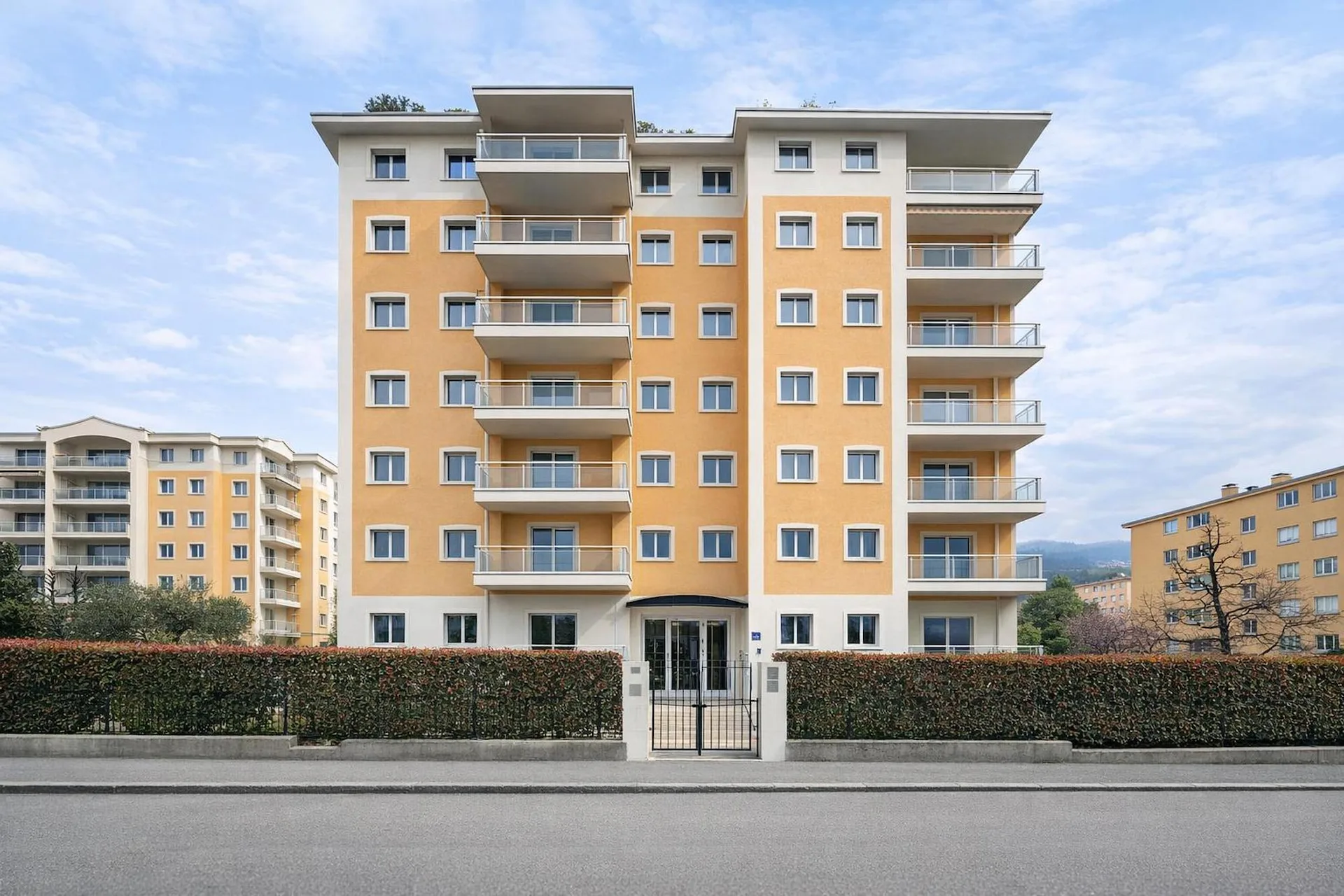 Raffinato 3,5 locali con terrazza coperta e finiture di pregio.