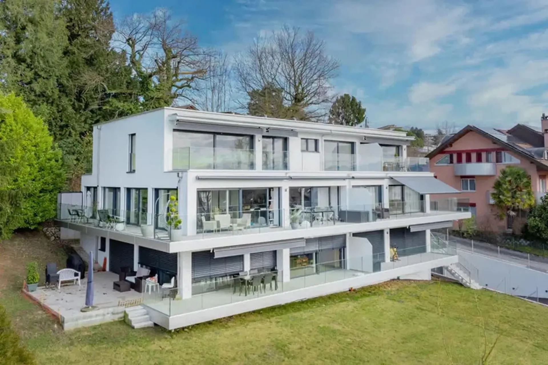 Très bel appartement neuf avec vue panoramique sur le Lac et les Alpes