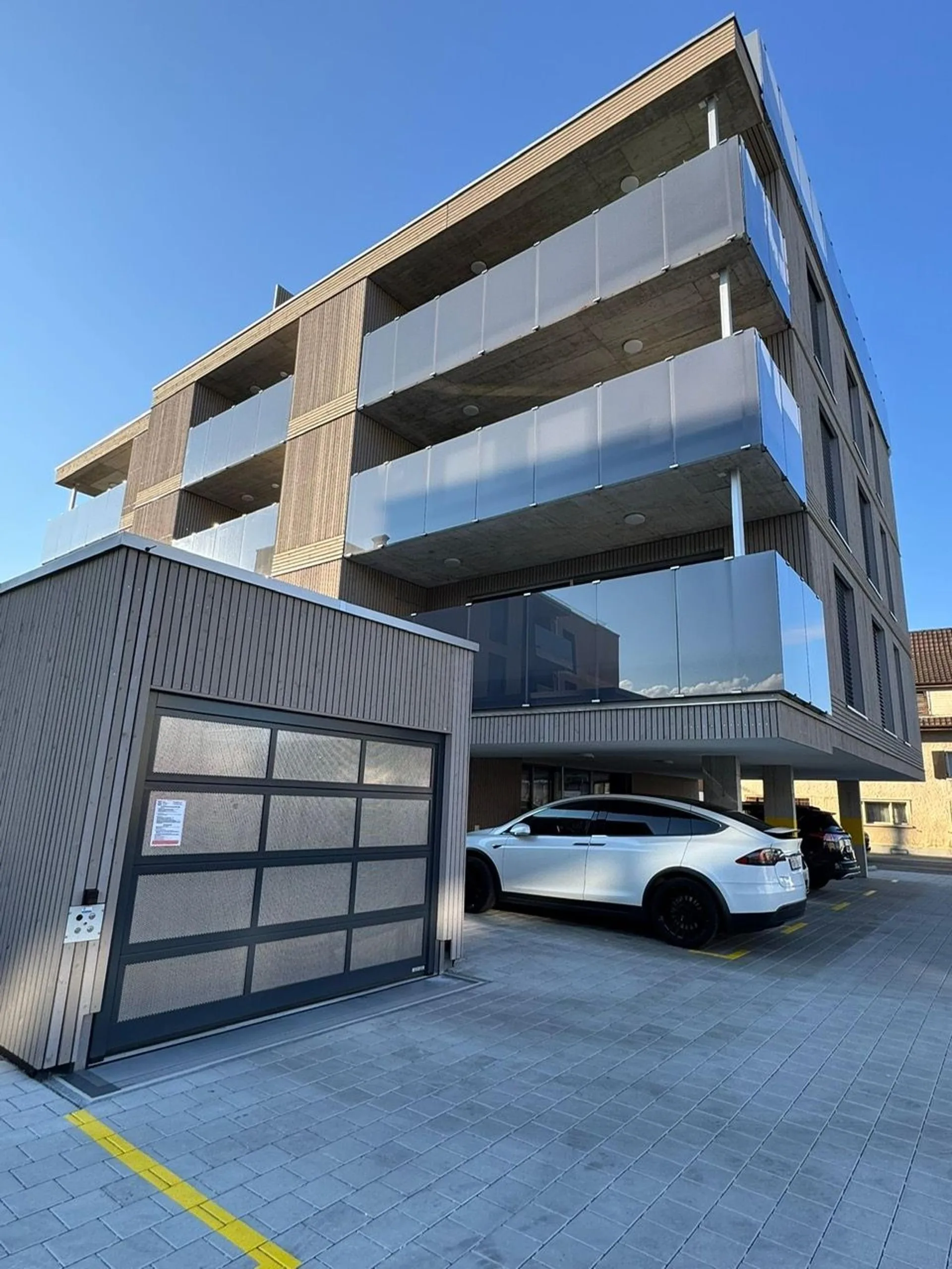 Ab 1.7. - Moderne, tolle 1.5 Zi Wohnung mit 30 BGF und grossem Balkon 8 m2