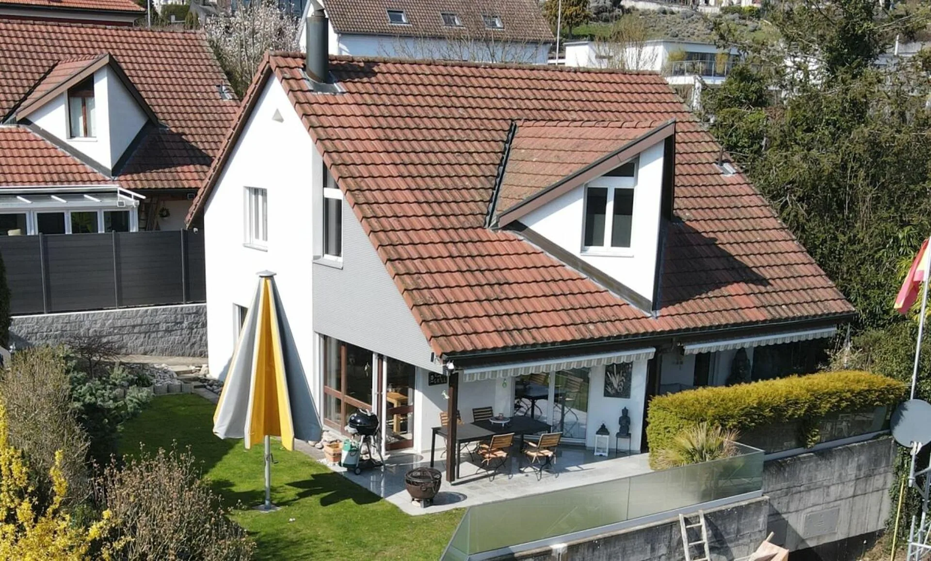 Maison individuelle de 5,5 pièces avec plan d'étage spacieux et ouvert à Niedergösgen