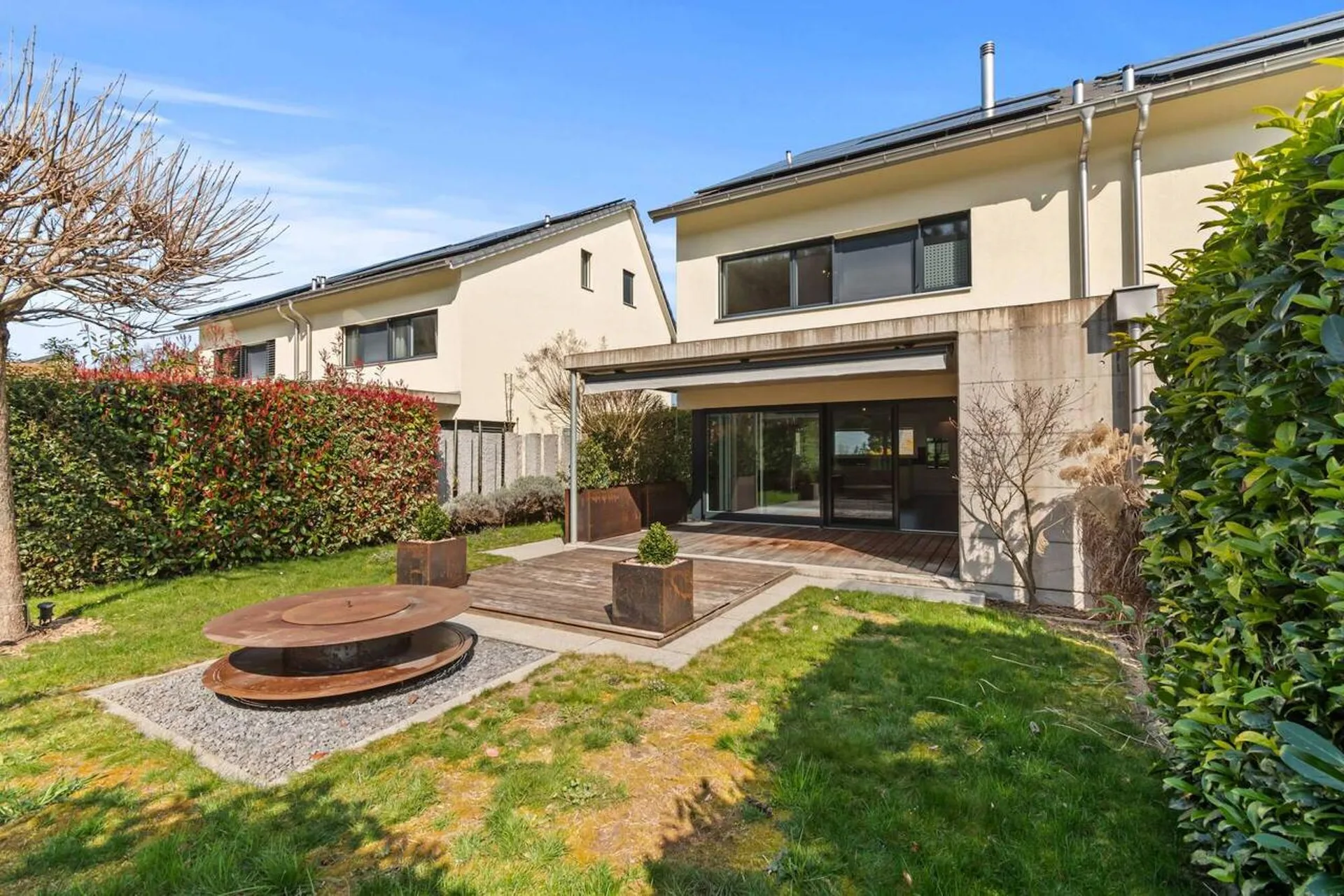 Doppeleinfamilienhaus an familienfreundlicher & ruhiger Lage!