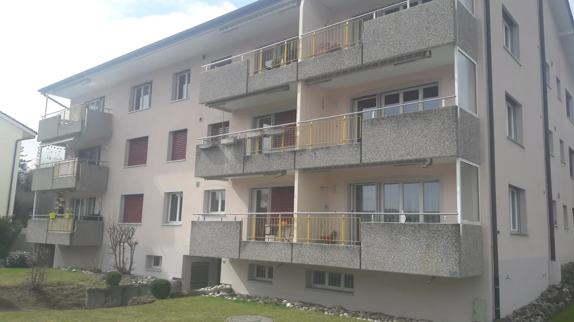 Helle 3-Zimmer-Altbau-Wohnung an ruhiger Lage