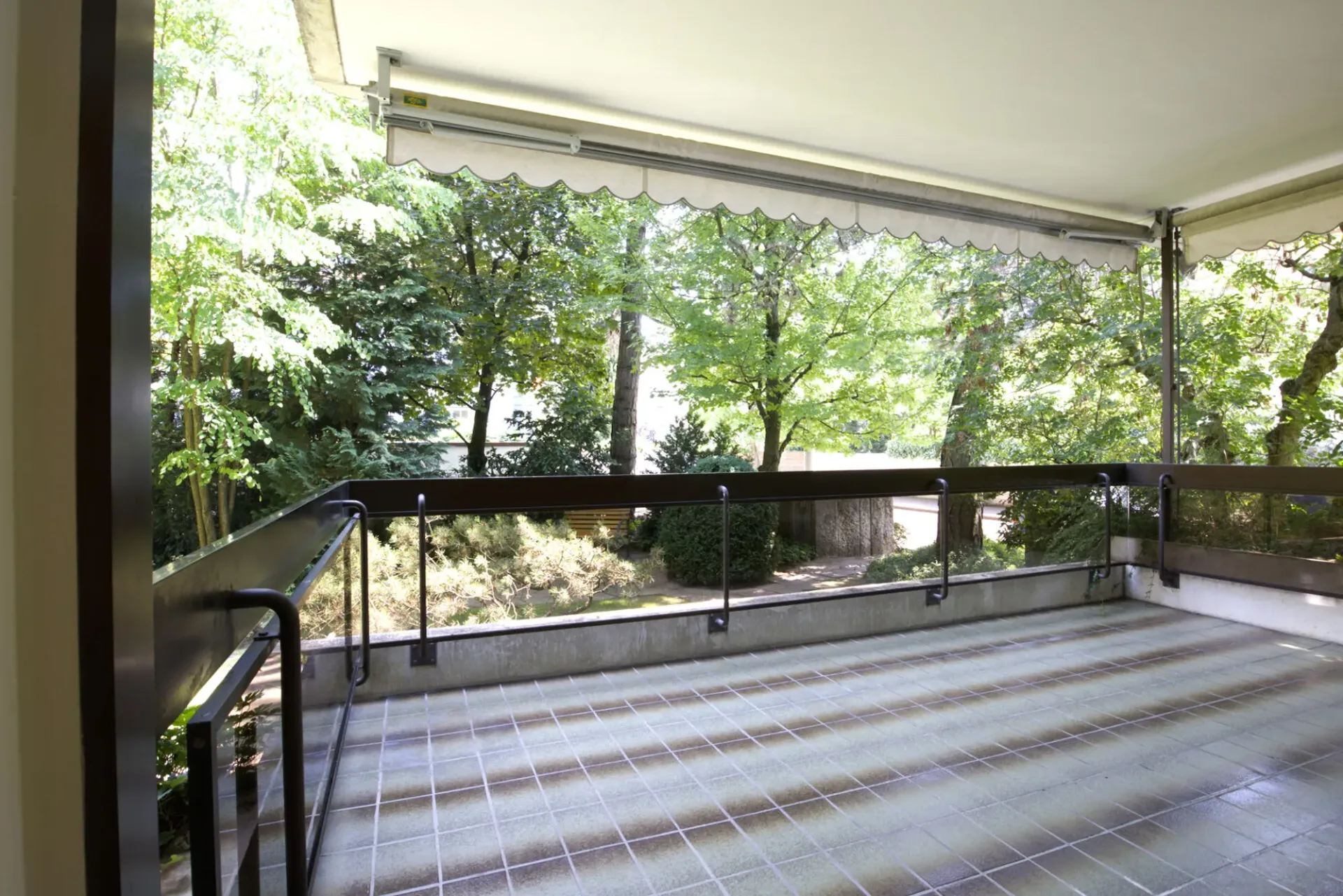 Im Bieterverfahren - Elegantes Doppelmehrfamilienhaus im Gellert