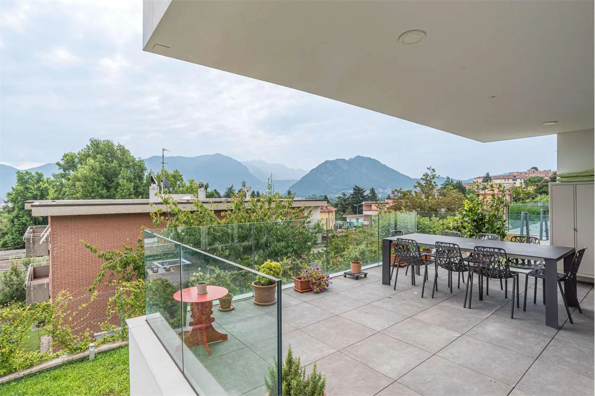 ELEGANTE 3,5 LOCALI NEL CUORE DI LUGANO-BREGANZONA