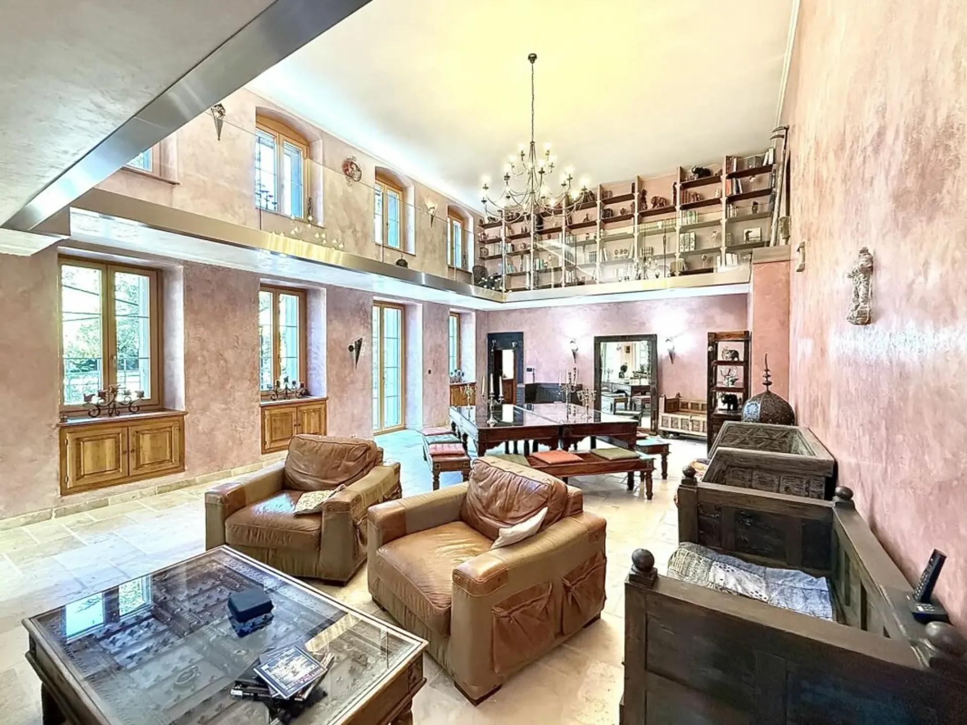 Haus von 405 m2 mit Grundstück von 4'413 m2 in Bex