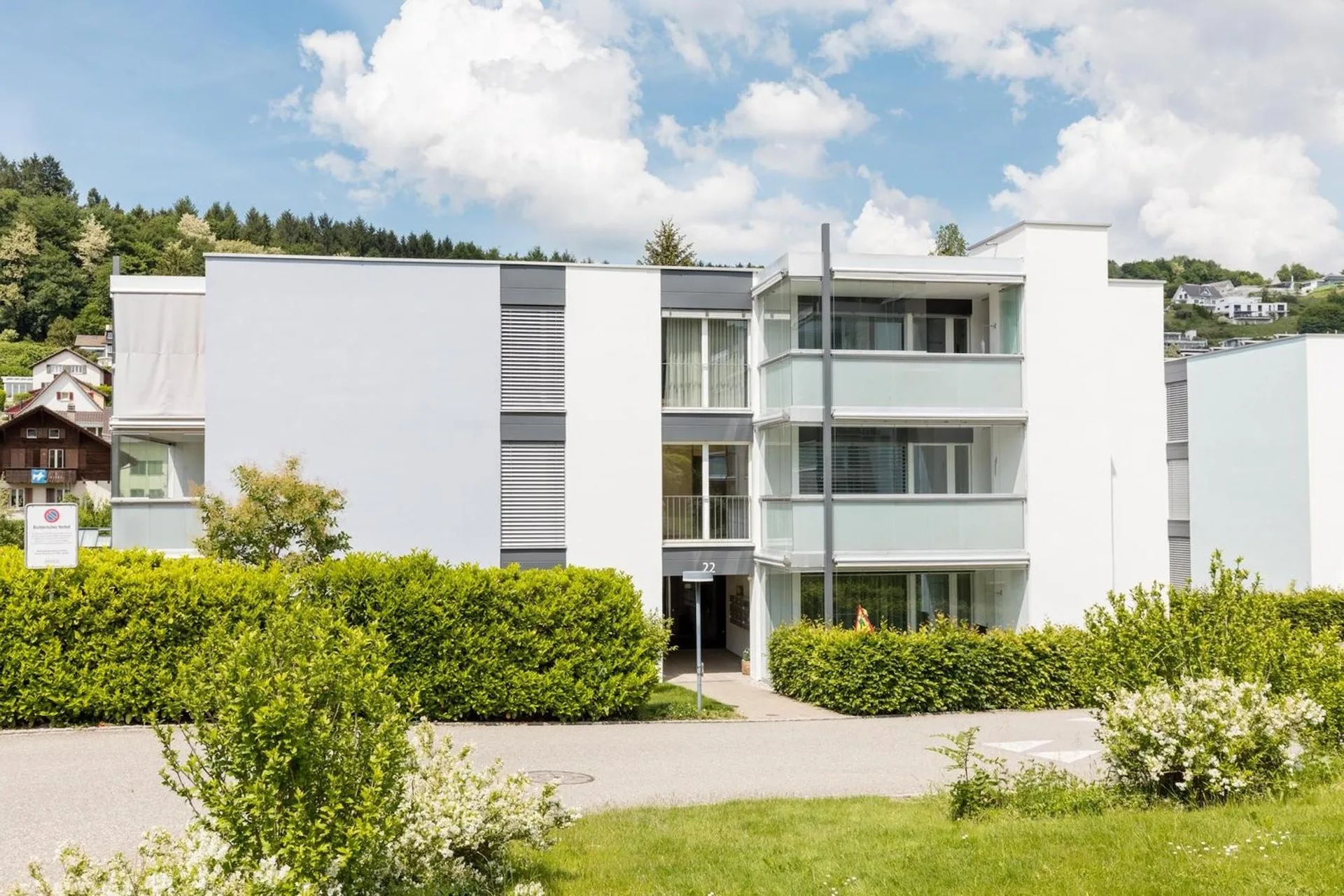 Moderne Parterrewohnung mit Sitzplatz