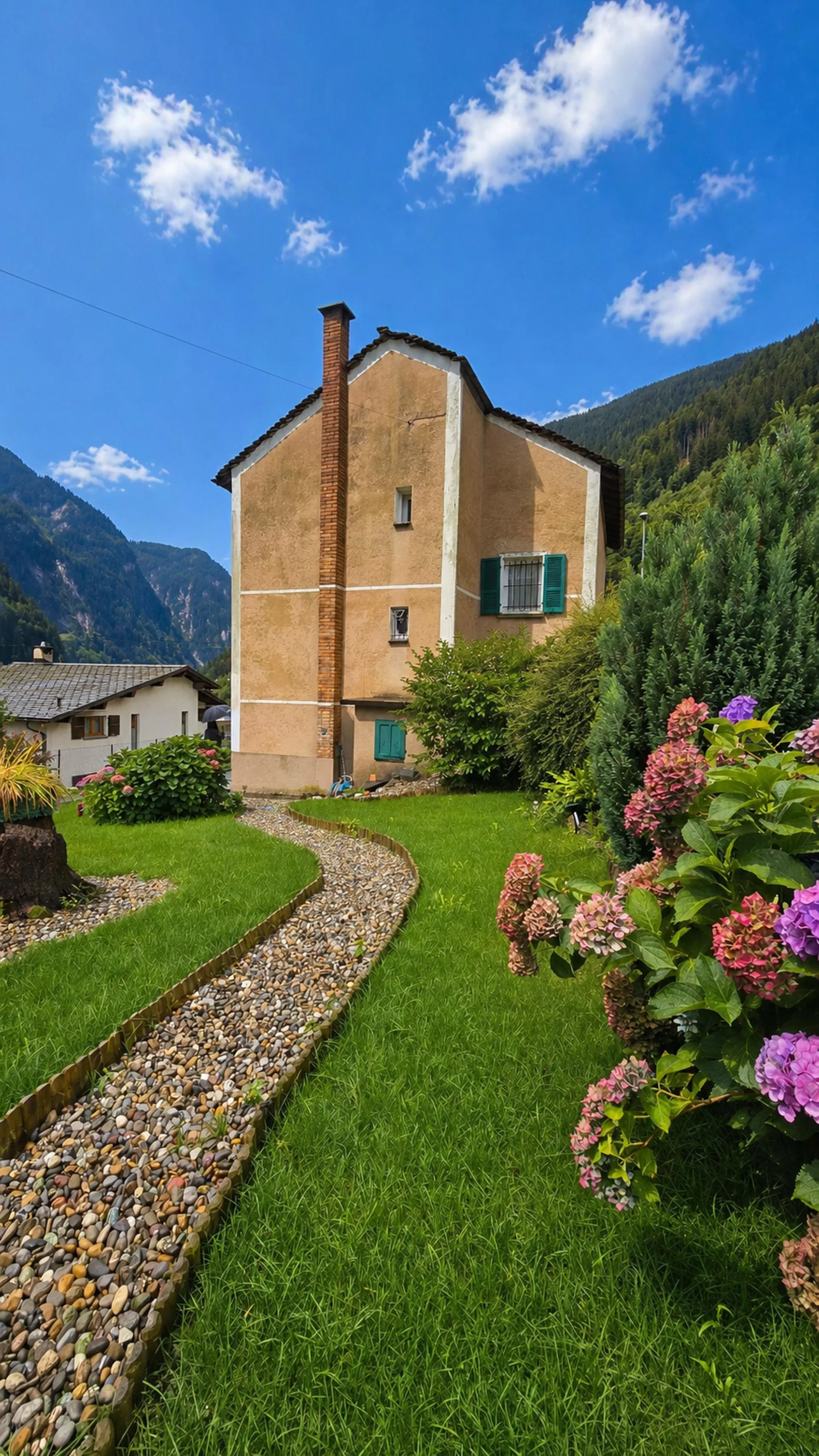 Elegantes Charmehaus in erhöhter Lage in Arvigo - Calanca