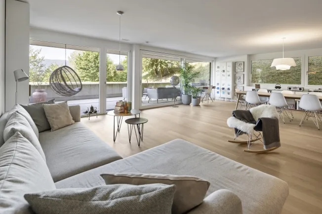 Grosszügiges Wohnen mit Terrasse und Potenzial für ein weiteres Zimmer