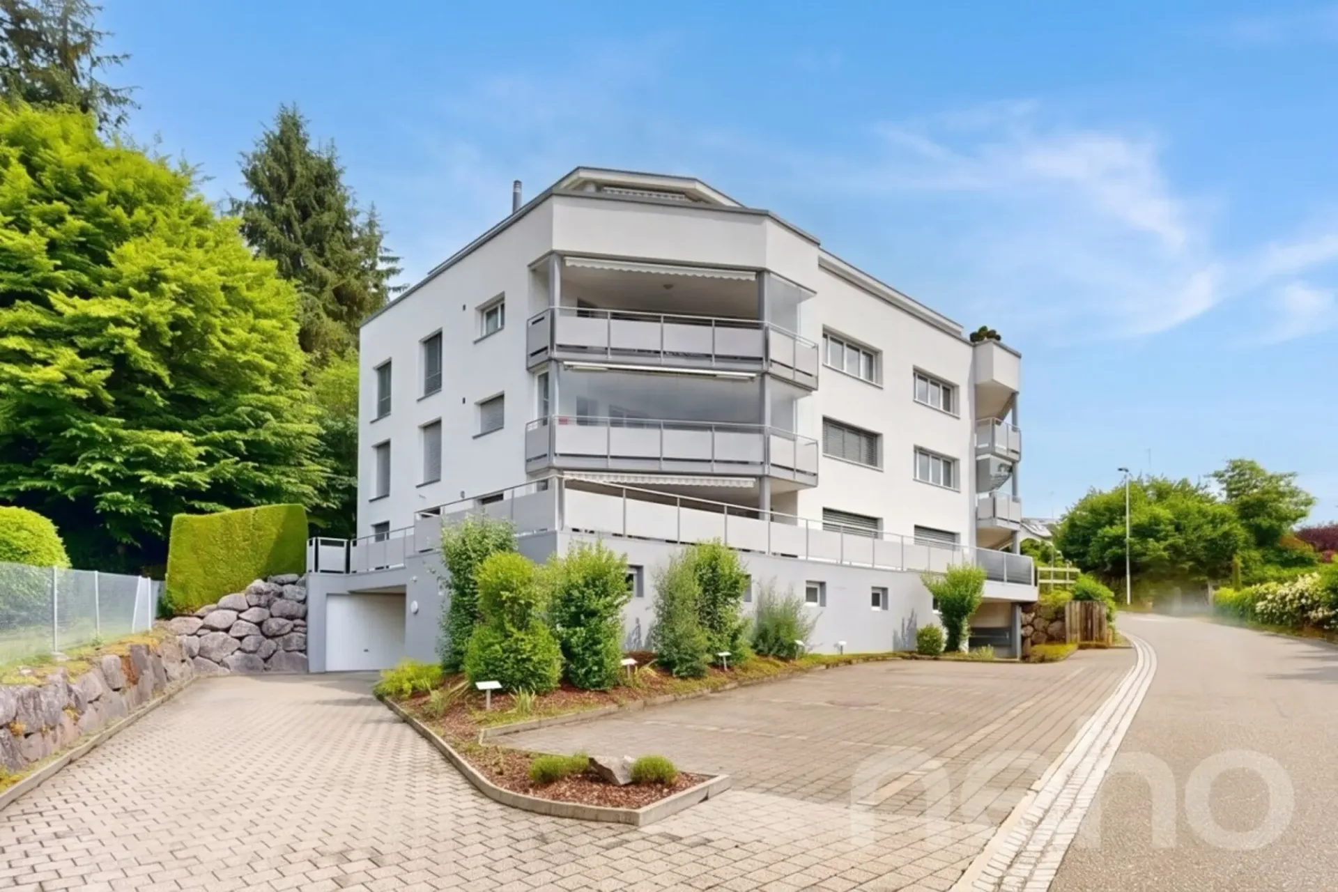 A dream home on one level: attic with elevator access to the apartment