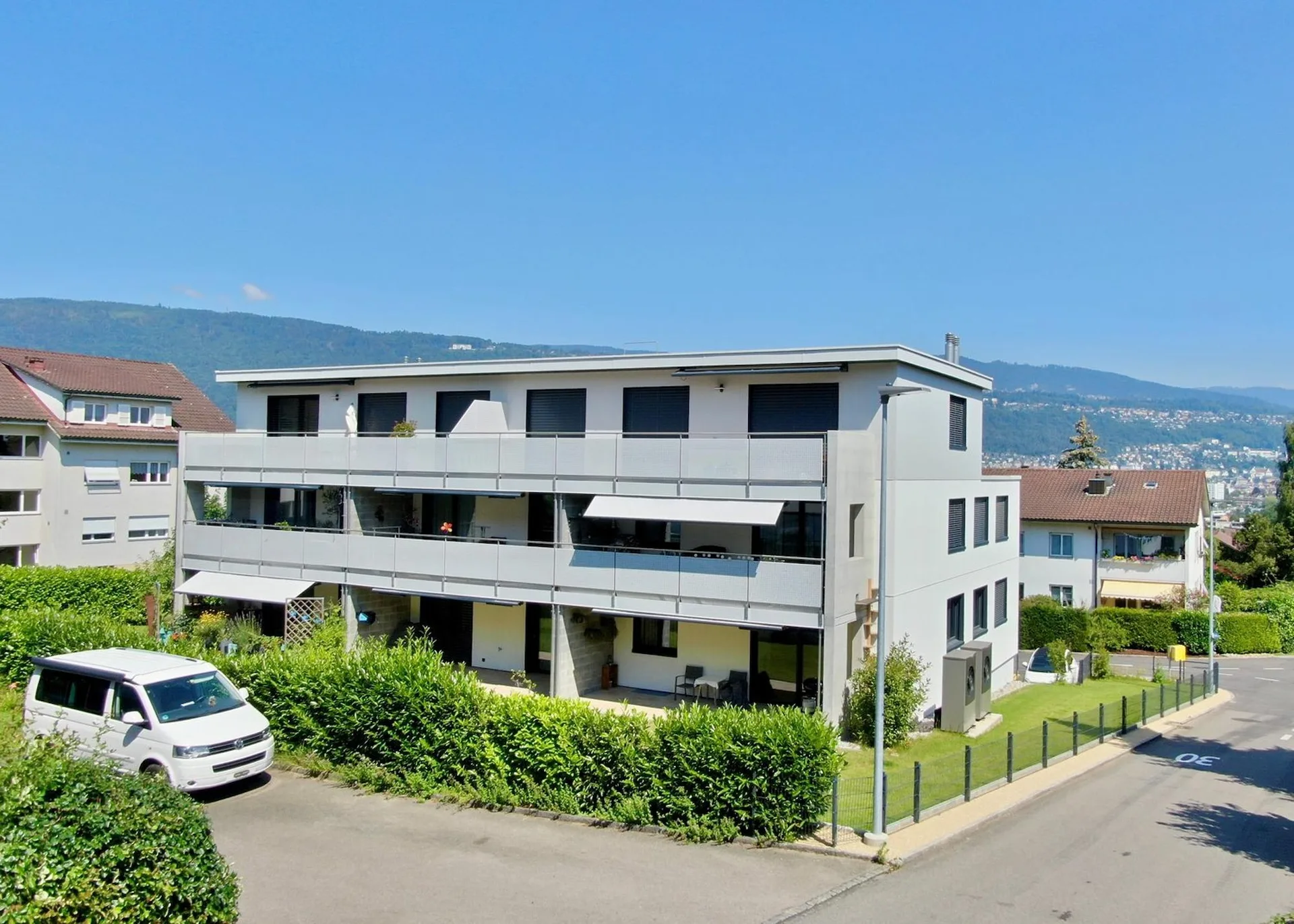 ERSTVERMIETUNG - 3 1/2 Zwg mit grosem Balkon