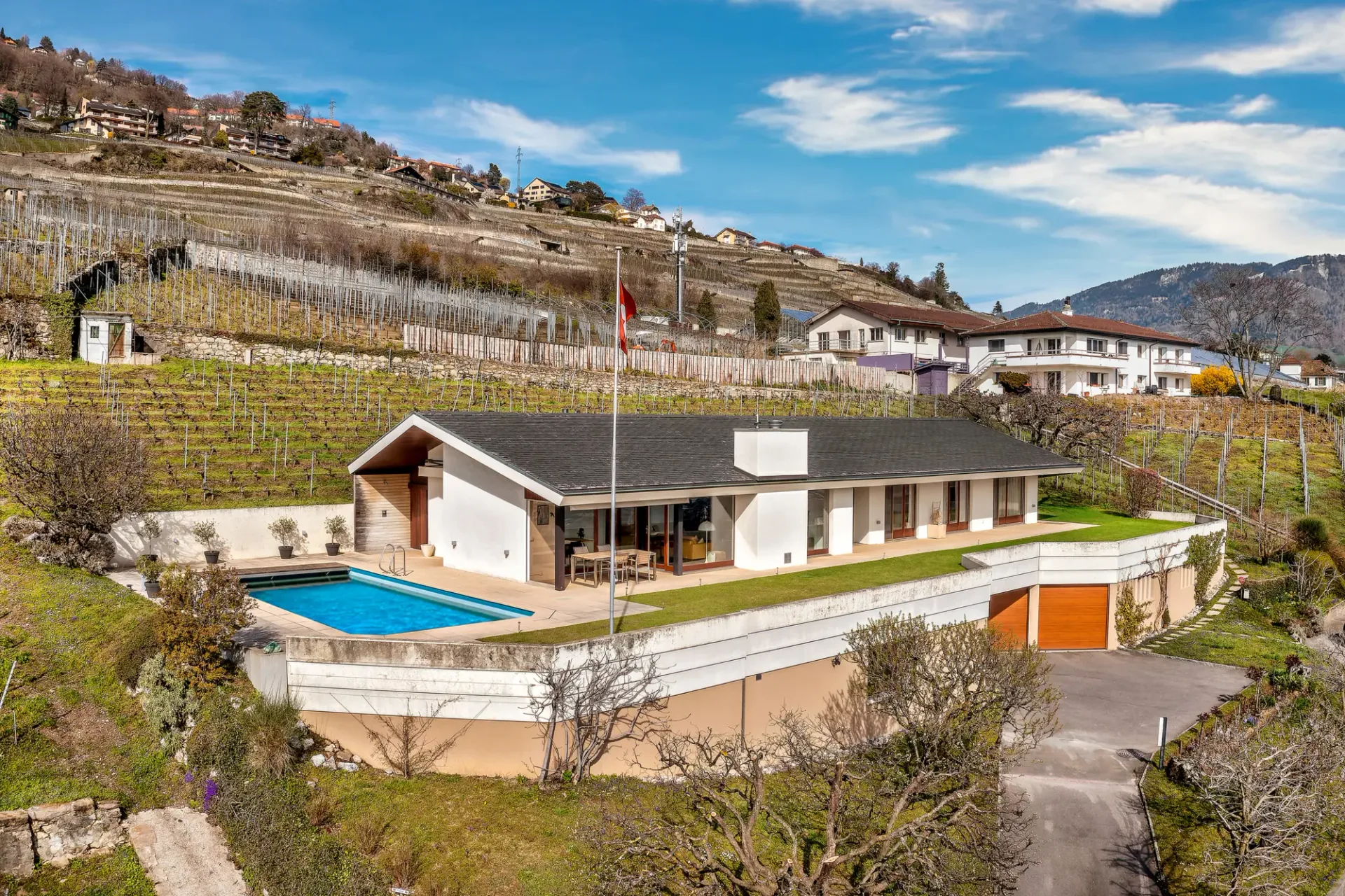 CORSEAUX - EIGENTUM IN DEN WEINBERGEN MIT ATEMBERAUBENDER AUSSICHT AUF