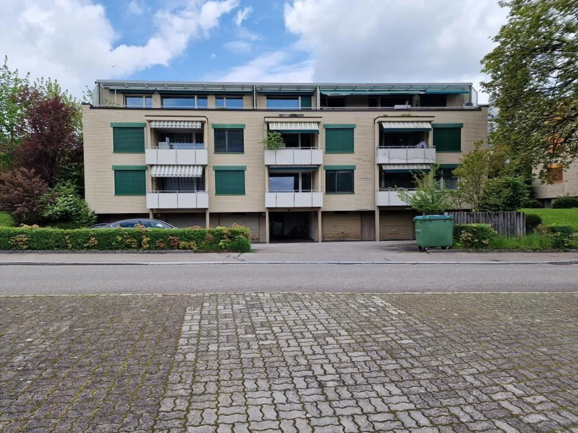 Beautiful apartment with balcony for rent