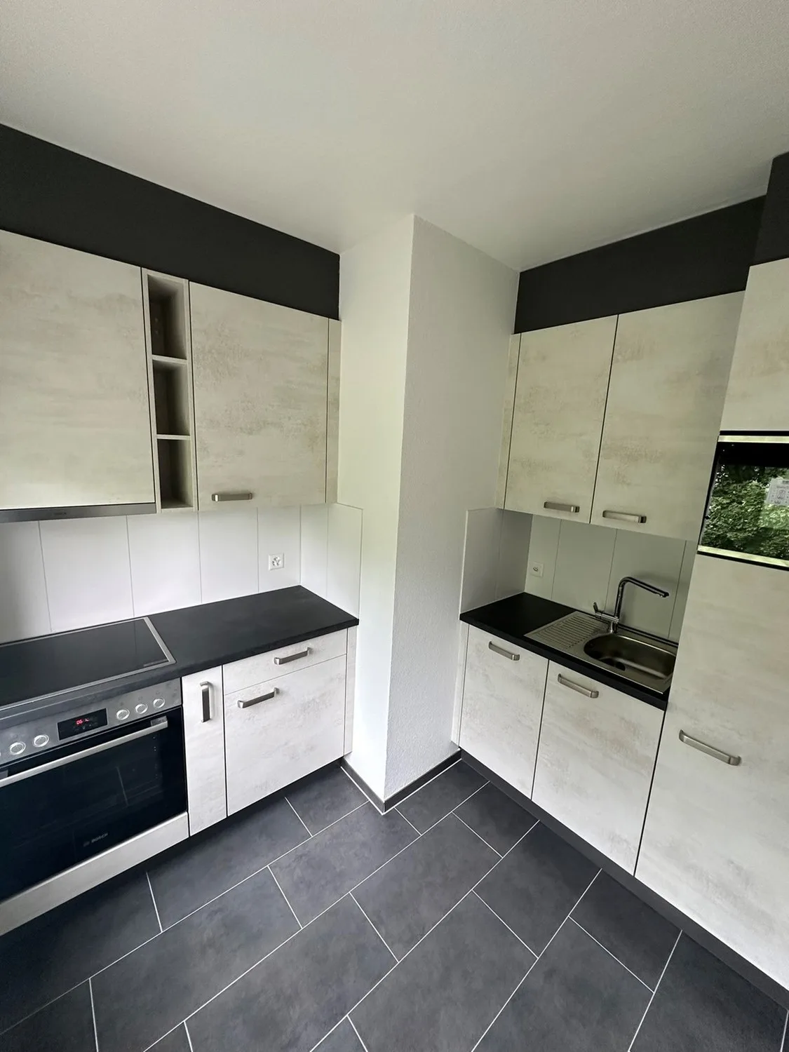 Studio renové près du Chuv et métro! Endroit calme et vert!