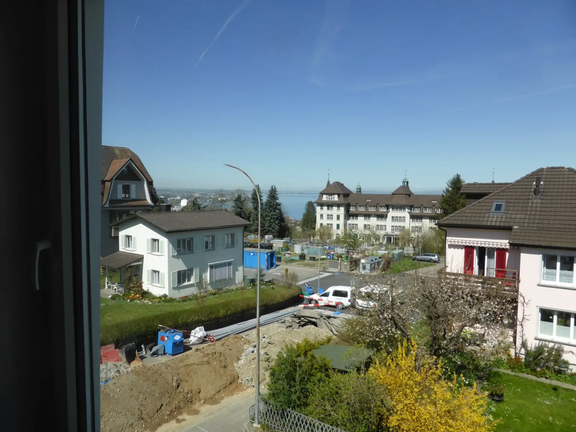 geräumige und helle 4 ½-Zimmer-Wohnung mit Balkon