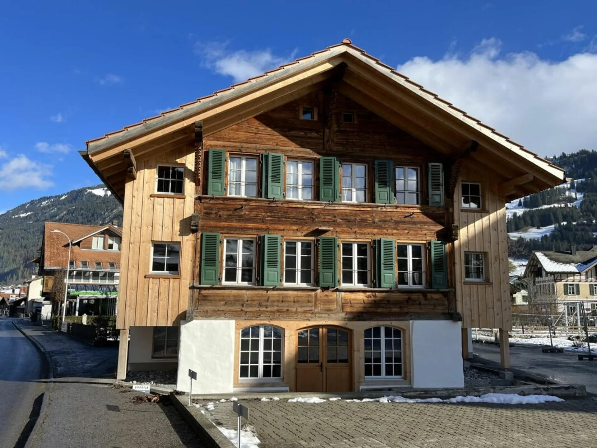 DM 113 b 4 Zimmer Wohnung
