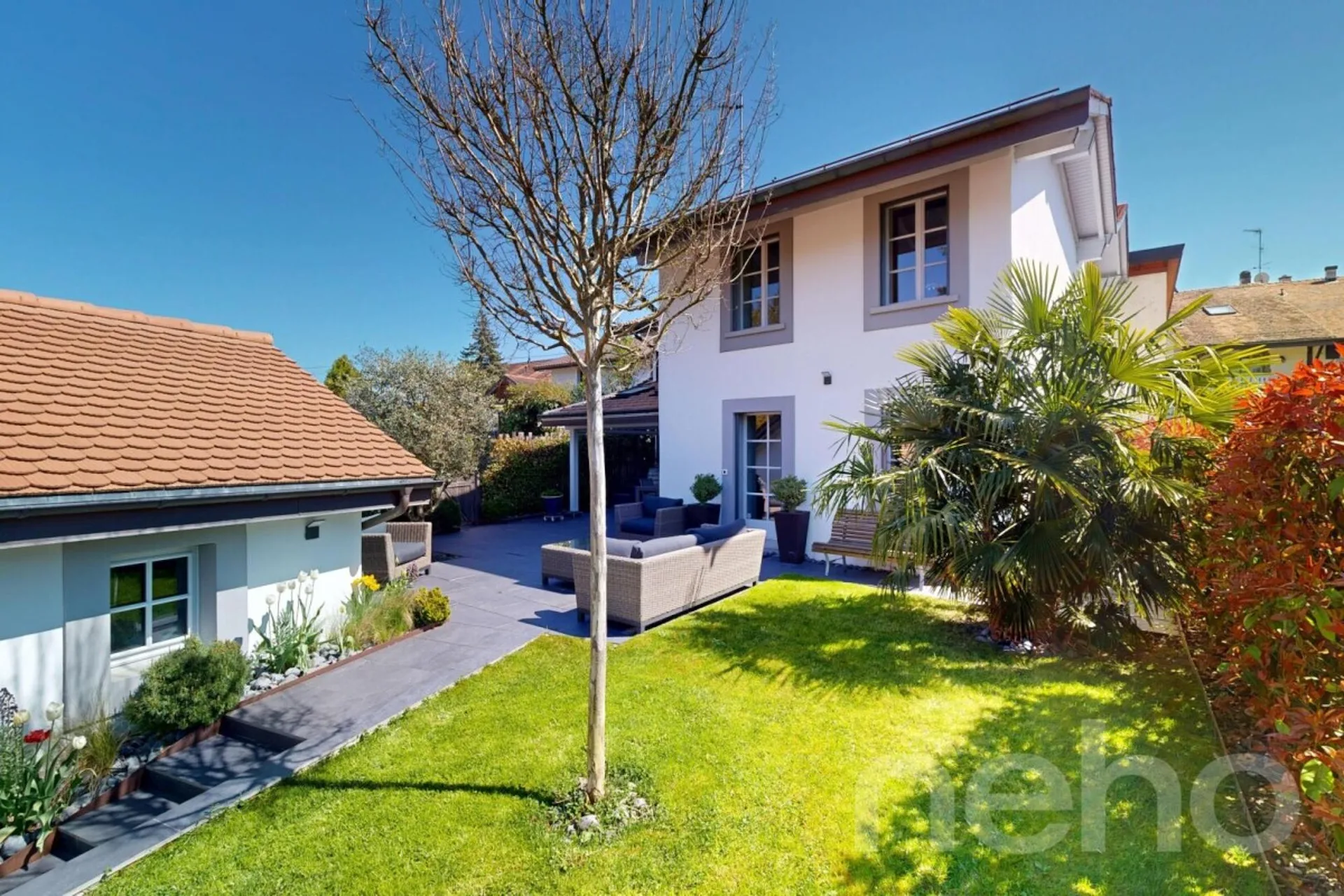 Elegance and comfort in a family house with garden in Satigny
