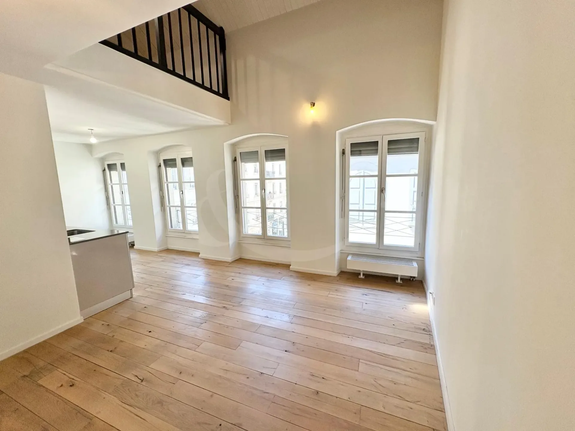 Élégant duplex-loft au coeur de Genève - à deux pas des Quais des Bergues