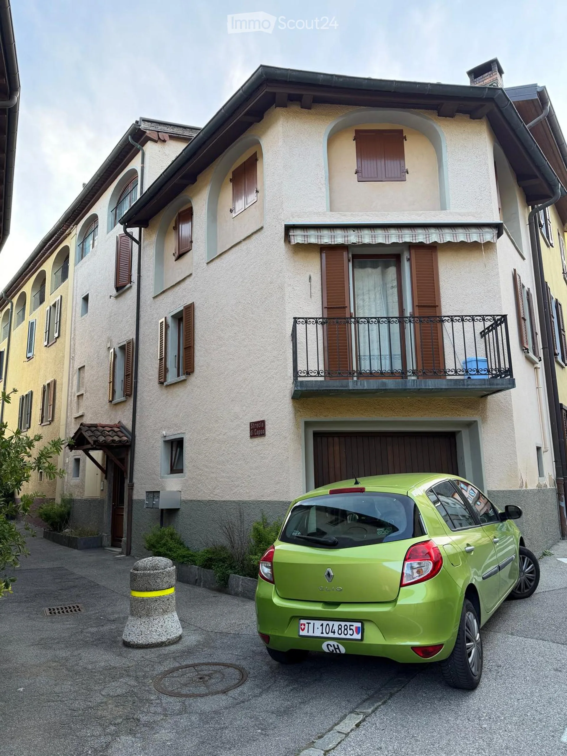 Casa bifamiliare di 8 locali a Cadro - Tranquillità e comfort in Ticino
