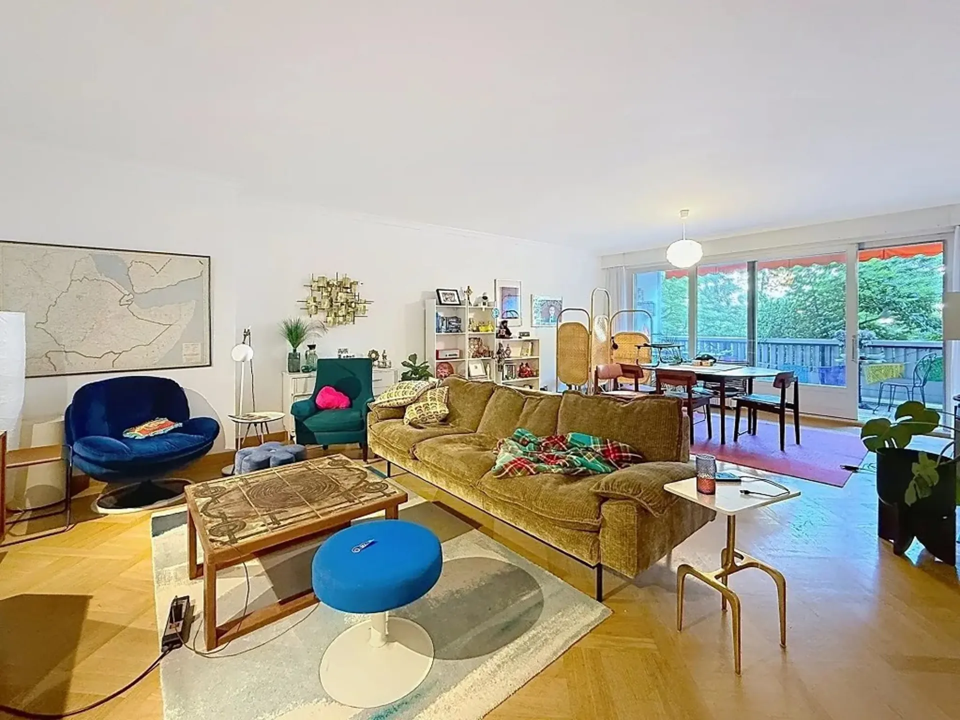 Sehr schönes Durchgangsappartement mit 2 Balkonen