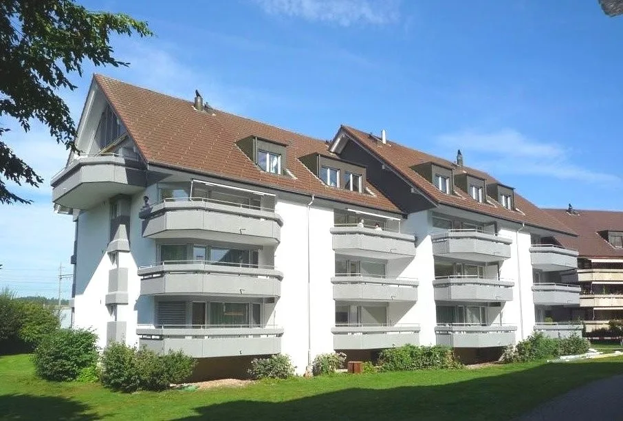 4.5-ZW à 94 m² im 2. OG mit ruhigem Balkon