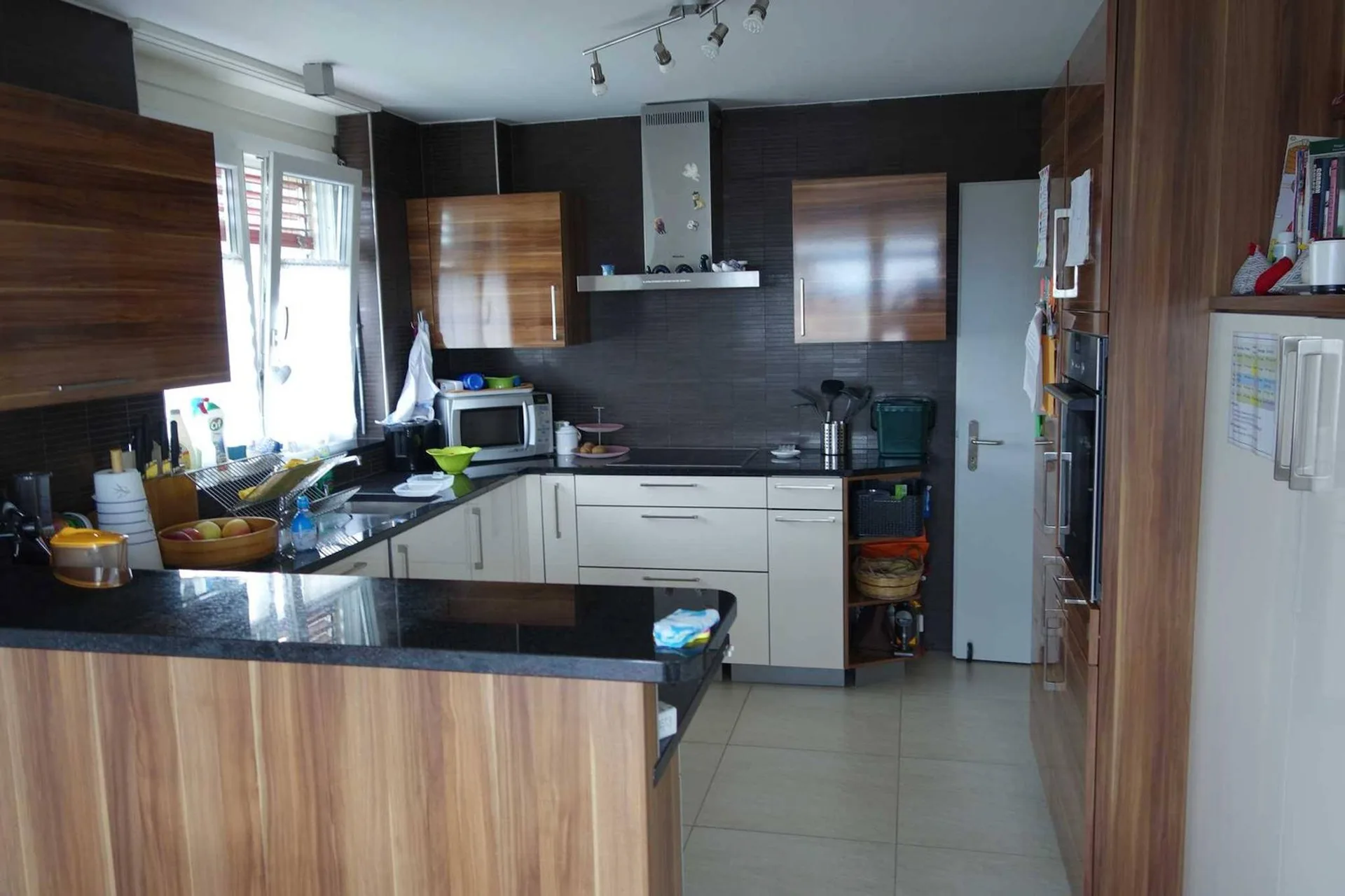 Magnificent 4.5-room apartment with balconies and views in Colombier