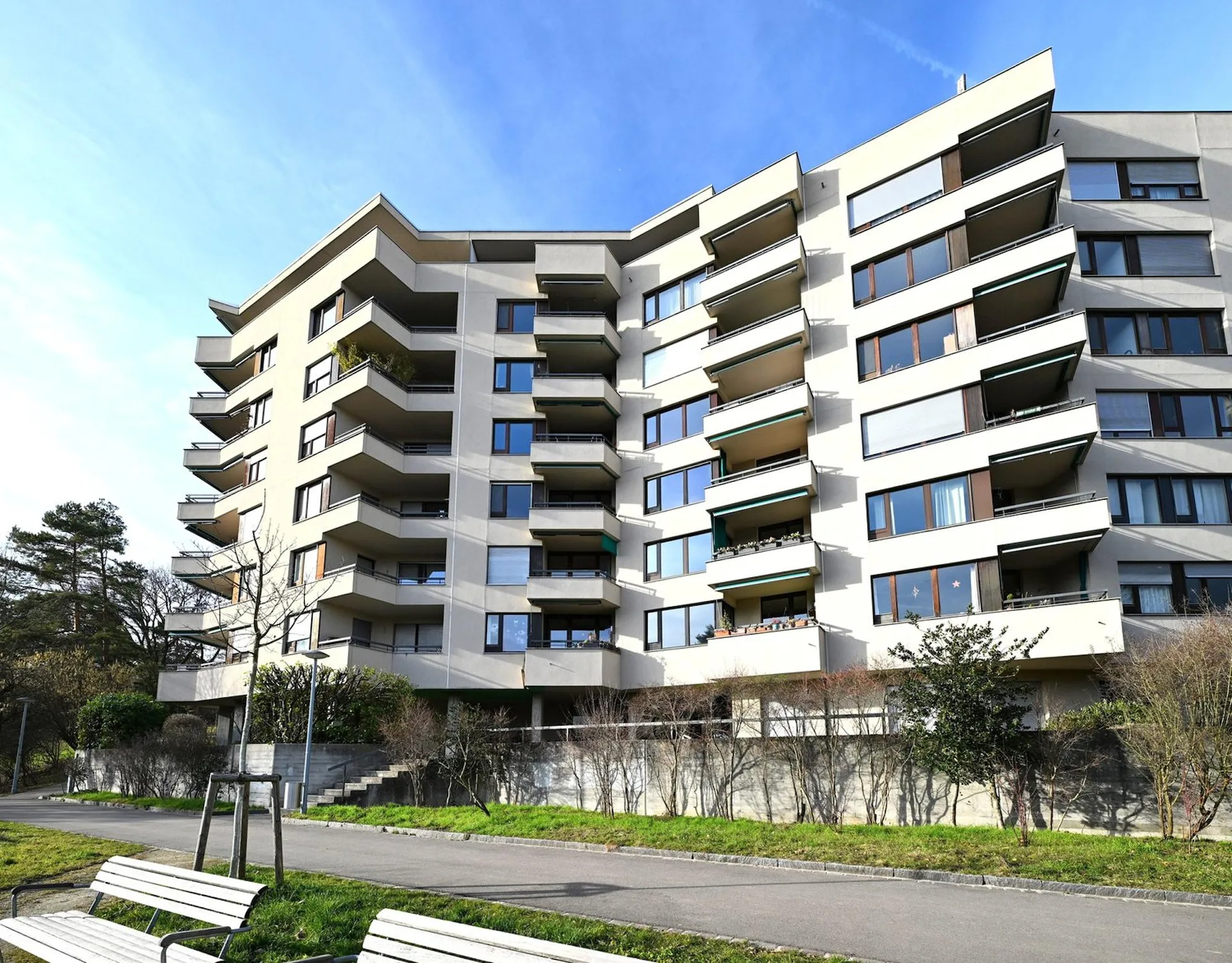 Gepflegte 5.5-Zimmer-Wohnung mit Fernsicht im Baurecht auf dem Bruderholz