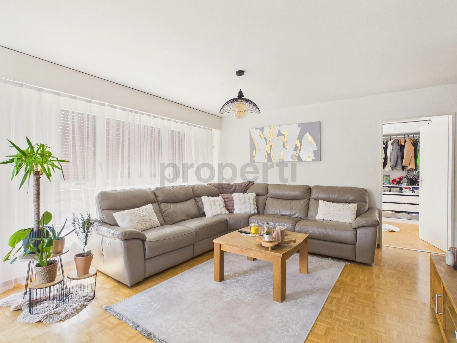 Helle 5.5-Zimmer-Wohnung mit Balkon, Tafers