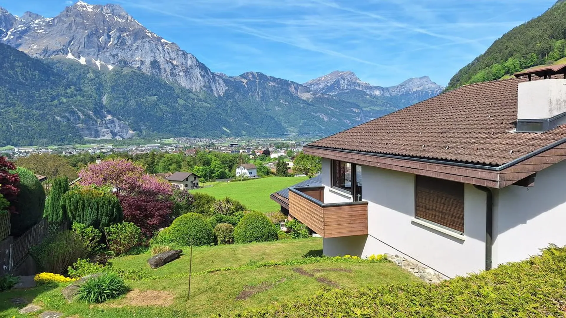 Einfamilienhaus mit traumhafter Aussicht und Umschwung