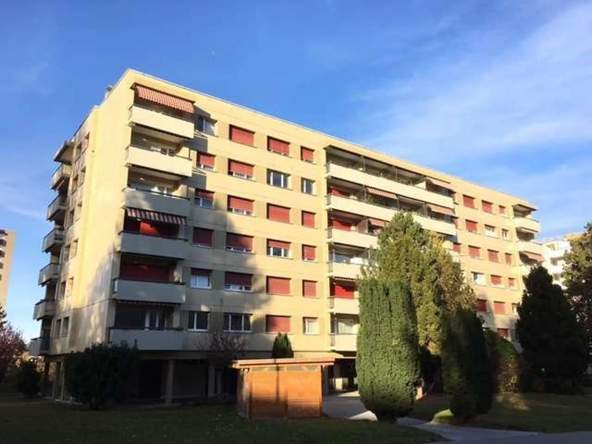Beaumont - Gebäude mit Swimmingpool, ideal für eine Familie