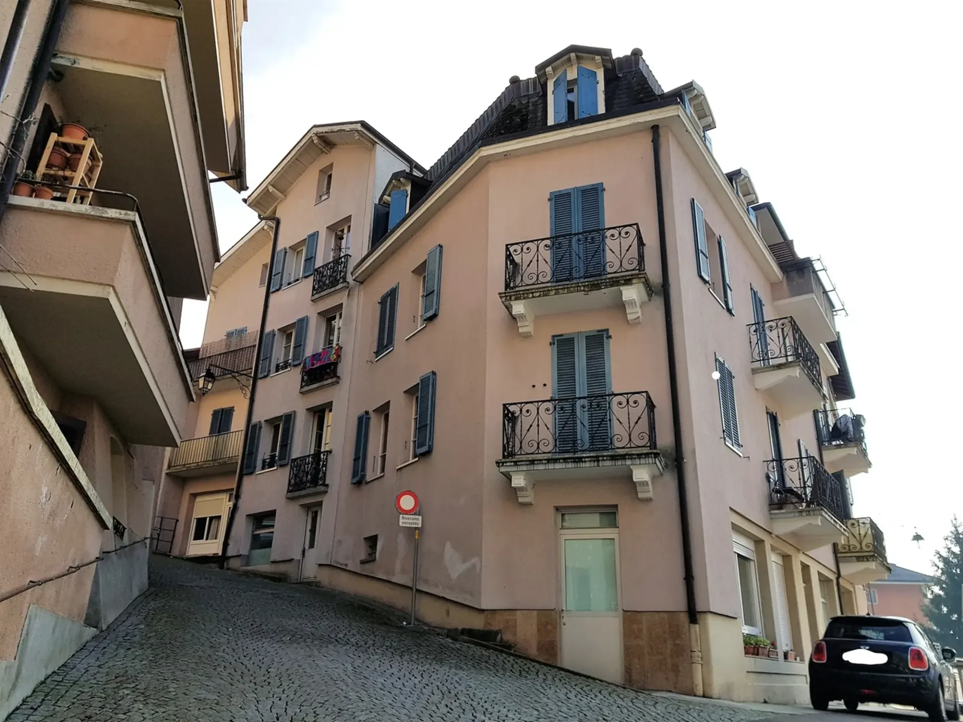 Helles 2.5-Zimmer-Wohnung in Territet zu vermieten