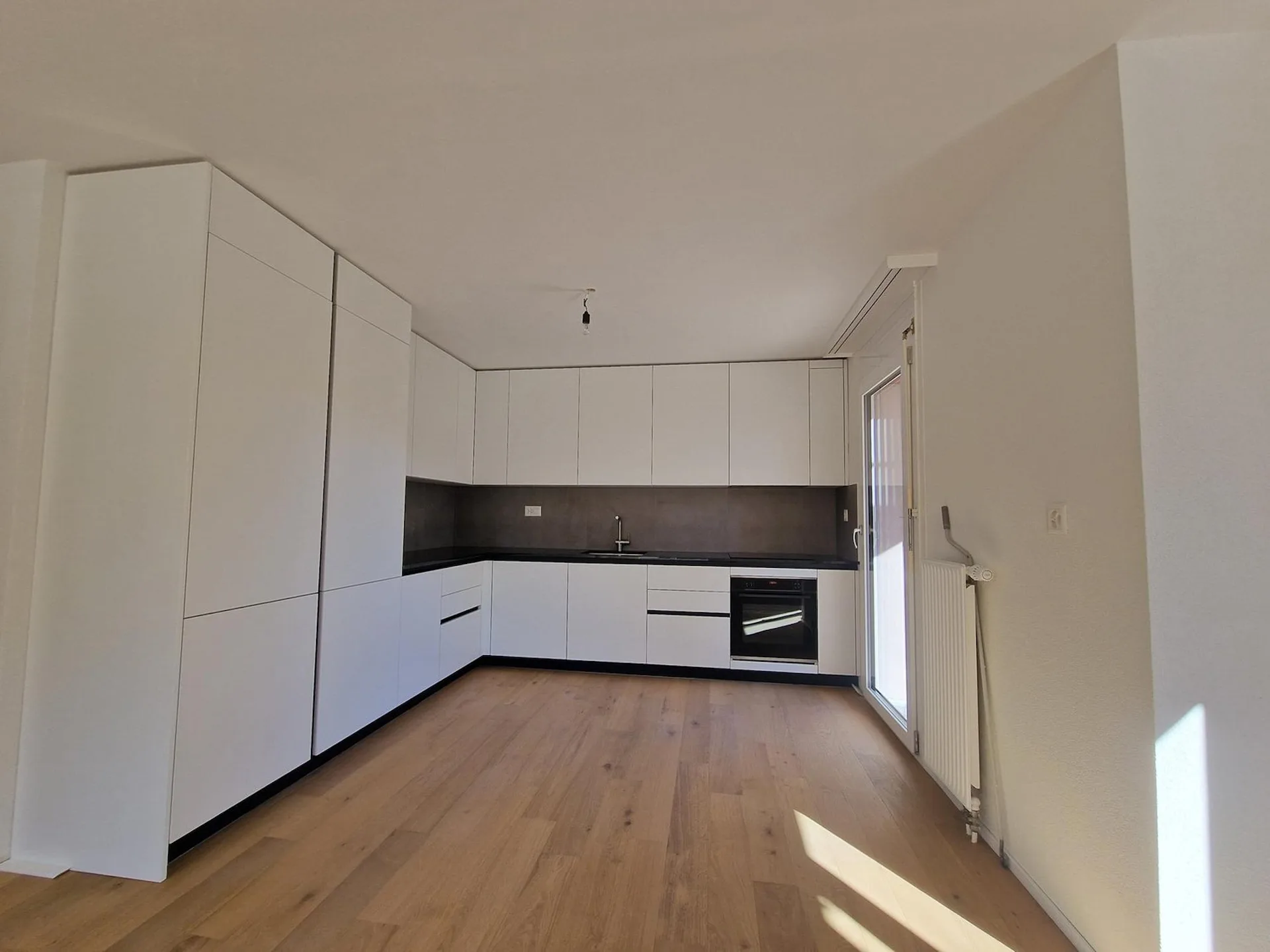 3,5 Zimmer hell mit Terrasse & großem Garten komplett renoviert