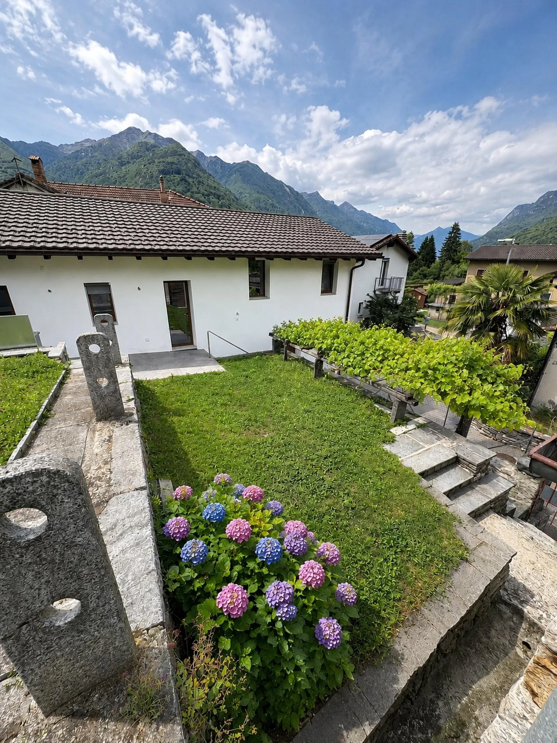 Eine Immobilie, viele Möglichkeiten: Einfamilienhaus, Garten und Rustika mit großem Potenzial!