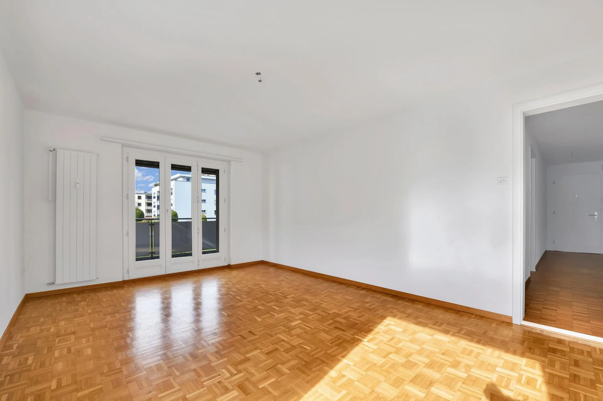 4.5 Zimmer-Wohnung im 1. OG mit Balkon