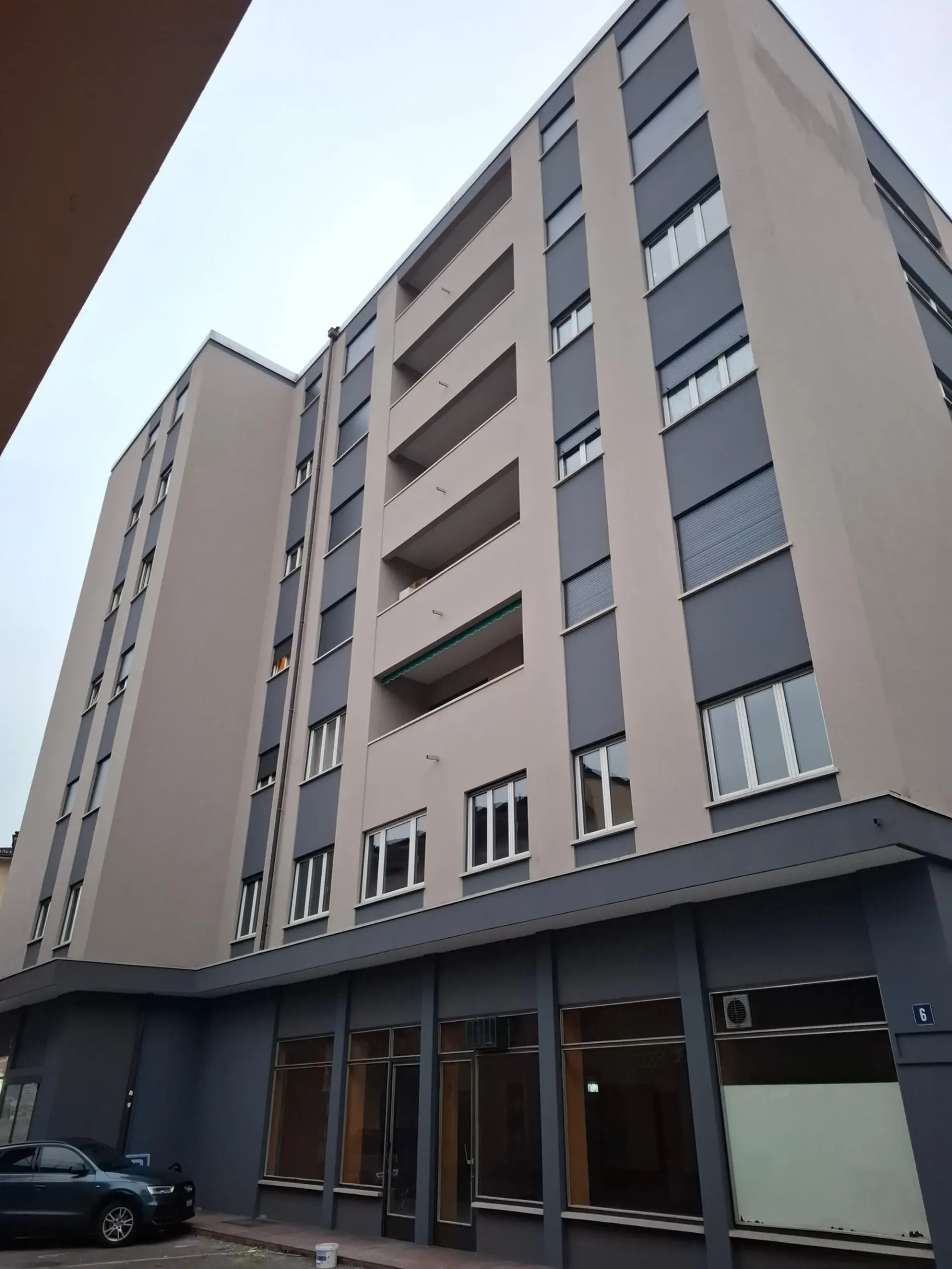 Gewerbefläche mit Schaufenster im Zentrum von Chiasso